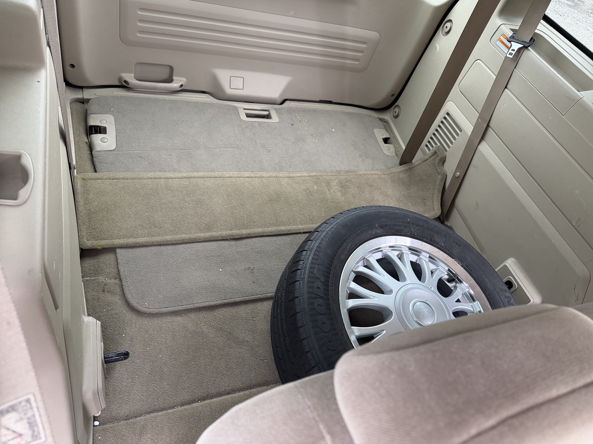 2004 ford freestar lx-sport with 163395 miles for sale near elk-river, minnesota 106532_29_third_row_seat.jpg