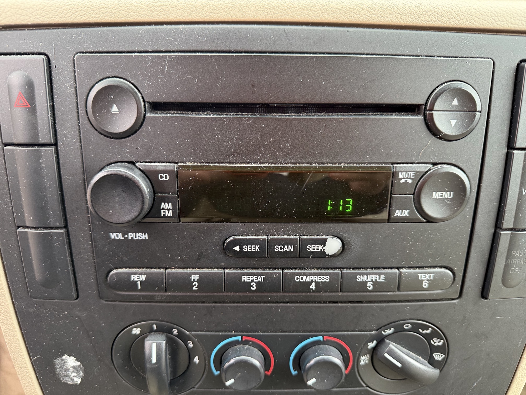 2004 ford freestar lx-sport with 163395 miles for sale near elk-river, minnesota 106532_39_radio_closeup.jpg