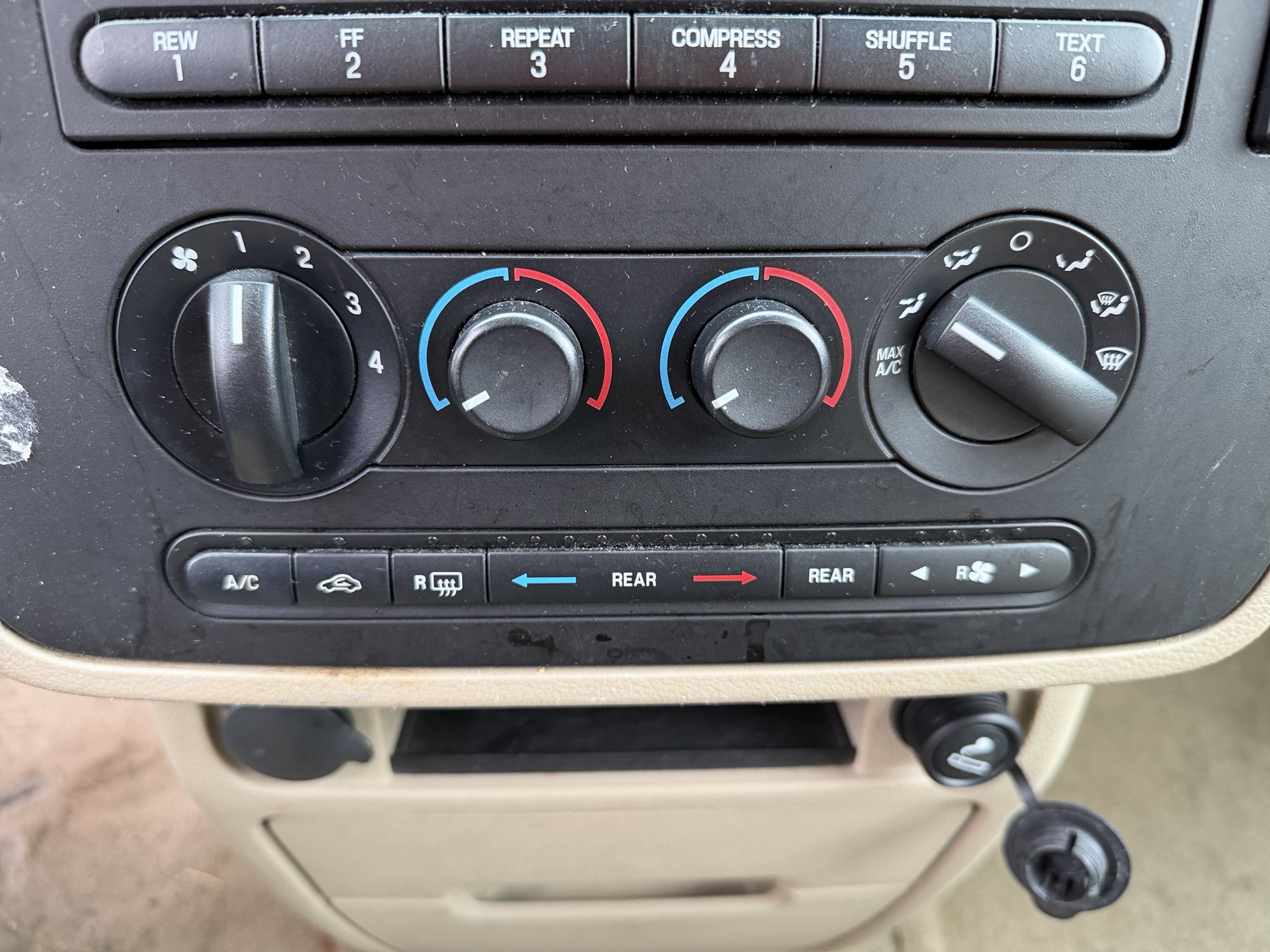 2004 ford freestar lx-sport with 163395 miles for sale near elk-river, minnesota 106532_40_climate_control.jpg