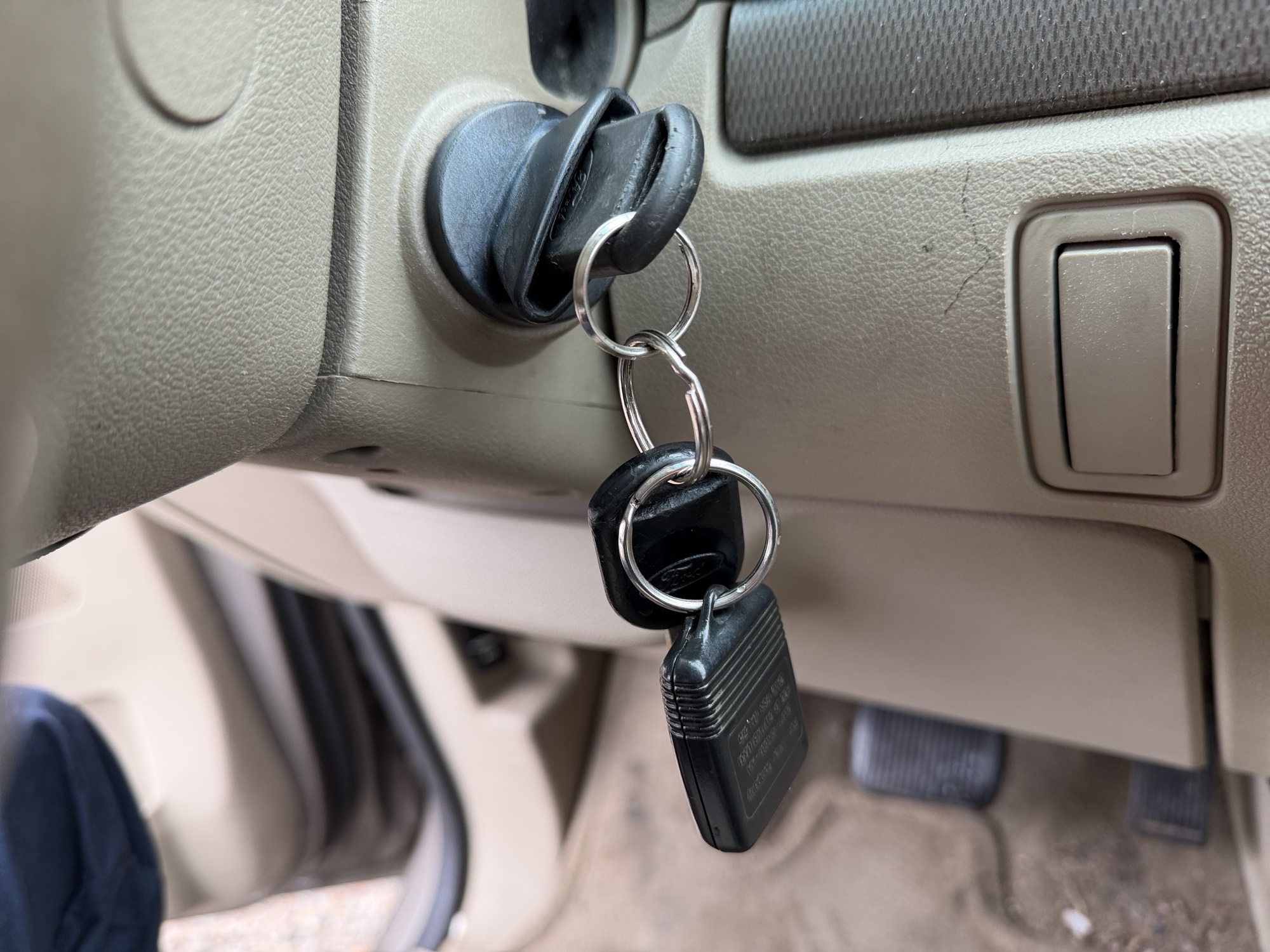 2004 ford freestar lx-sport with 163395 miles for sale near elk-river, minnesota 106532_51_keys.jpg