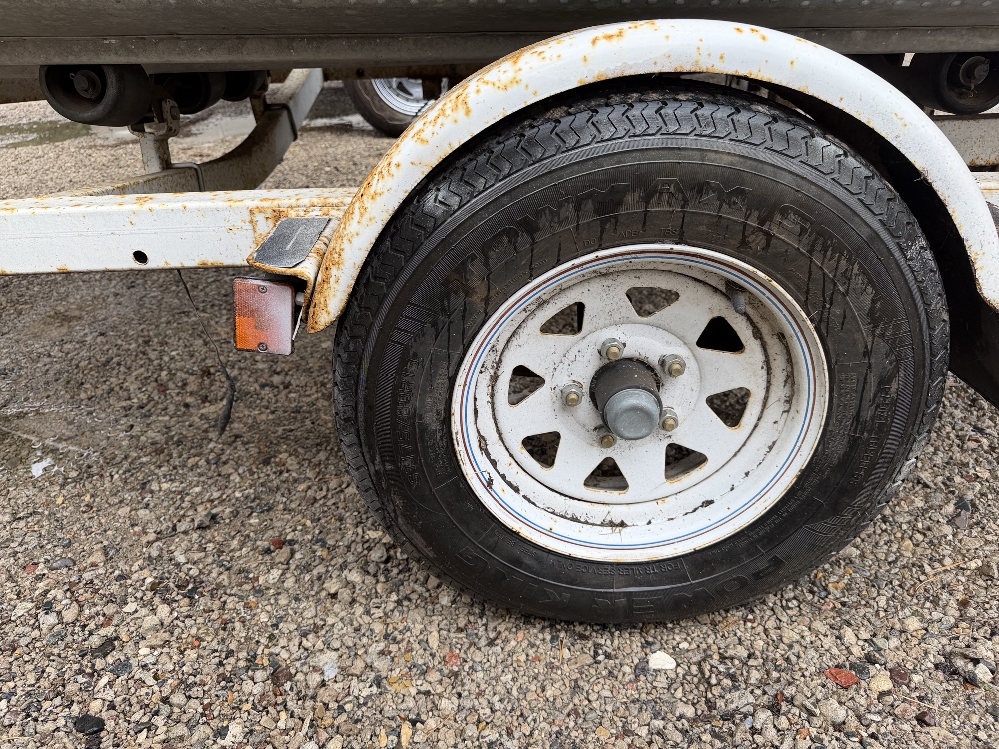 1988 lund boat-co-rebel for sale near elk-river, minnesota 106533_12_drv_front_wheel.jpg