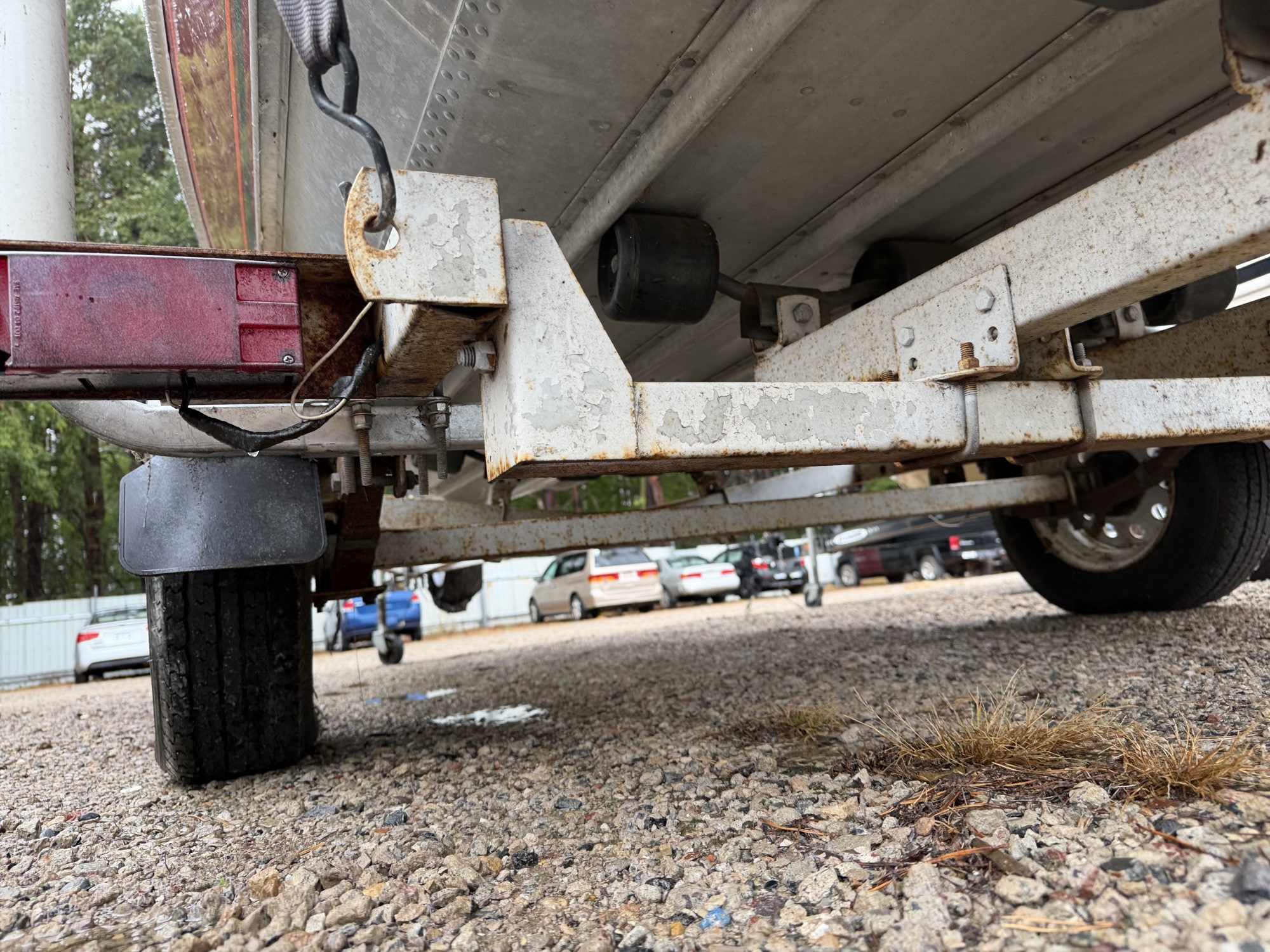 1988 lund boat-co-rebel for sale near elk-river, minnesota 106533_18_undercar_rear_drv.jpg