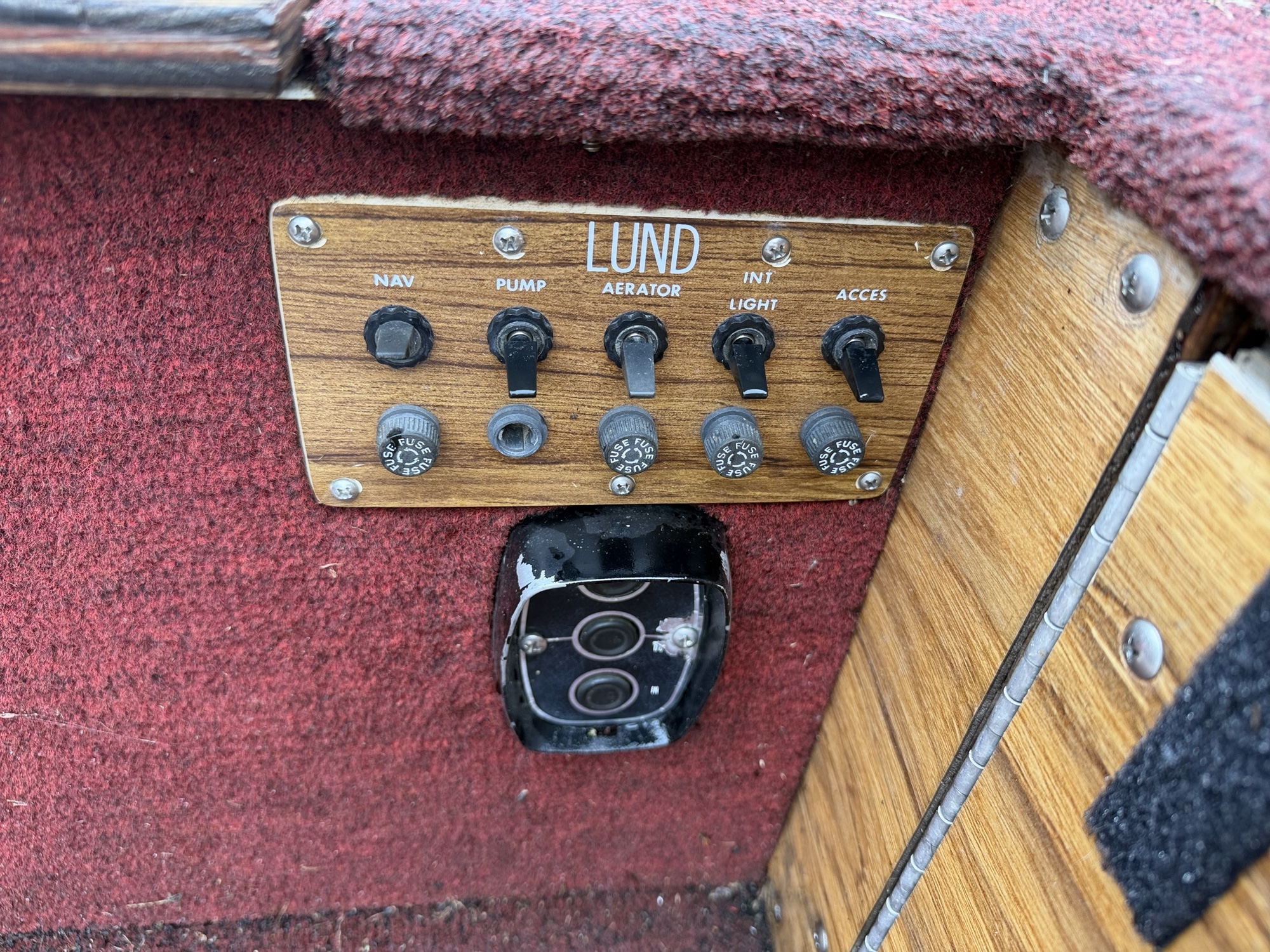 1988 lund boat-co-rebel for sale near elk-river, minnesota 106533_38_4x4_switch.jpg
