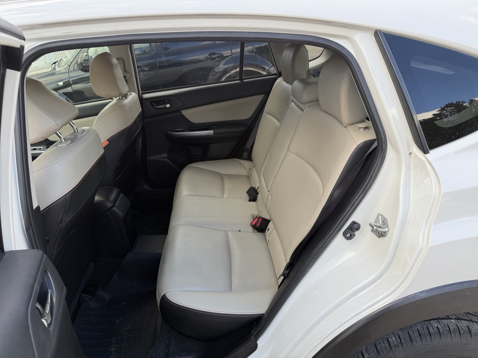2016 subaru crosstrek 2.0i-limited-pzev-cvt with 119812 miles for sale near elk-river, minnesota 106535_24_drv_rear_seat.jpg