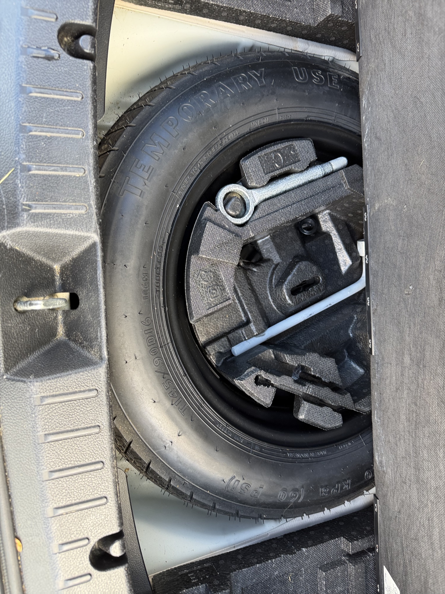 2016 subaru crosstrek 2.0i-limited-pzev-cvt with 119812 miles for sale near elk-river, minnesota 106535_27_spare_tire.jpg