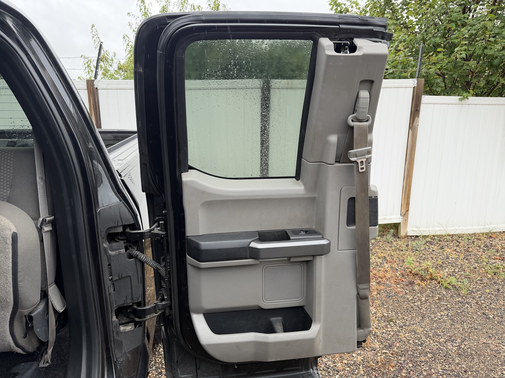2015 ford f-150 lariat-supercab-8-ft.-4wd with 194548 miles for sale near elk-river, minnesota 106536_25_drv_rear_door_panel.jpg