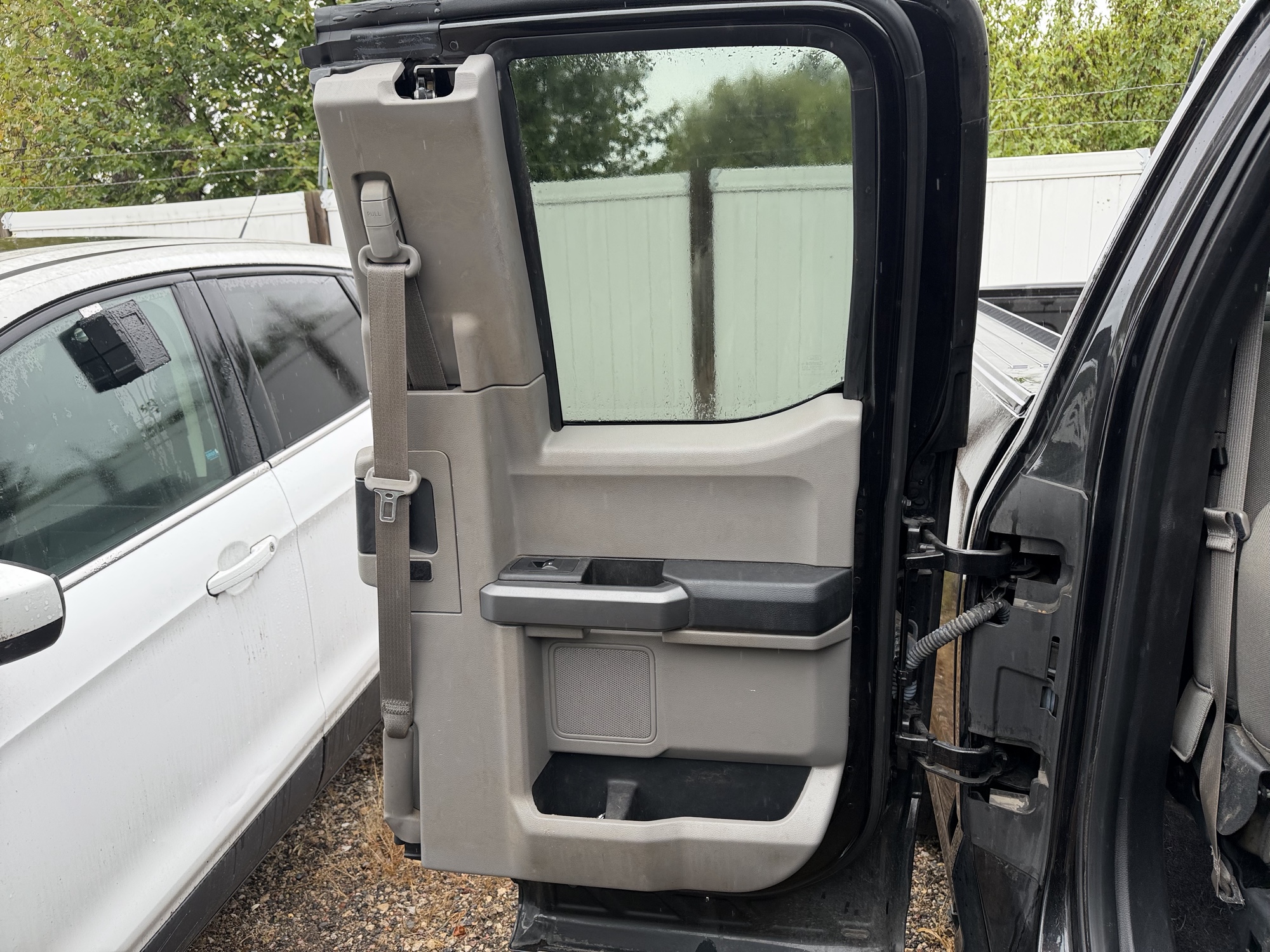 2015 ford f-150 lariat-supercab-8-ft.-4wd with 194548 miles for sale near elk-river, minnesota 106536_30_pass_rear_door_panel.jpg