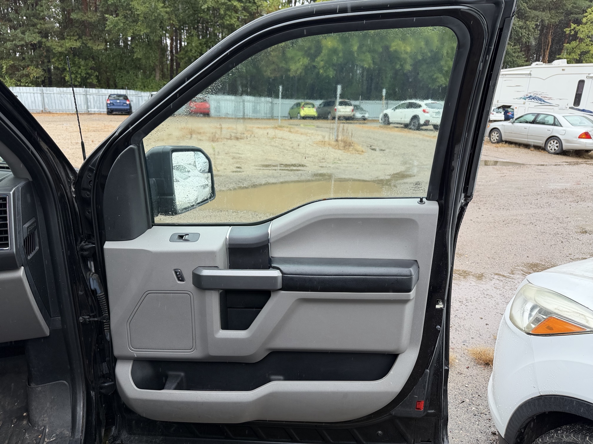 2015 ford f-150 lariat-supercab-8-ft.-4wd with 194548 miles for sale near elk-river, minnesota 106536_32_passenger_door_panel.jpg