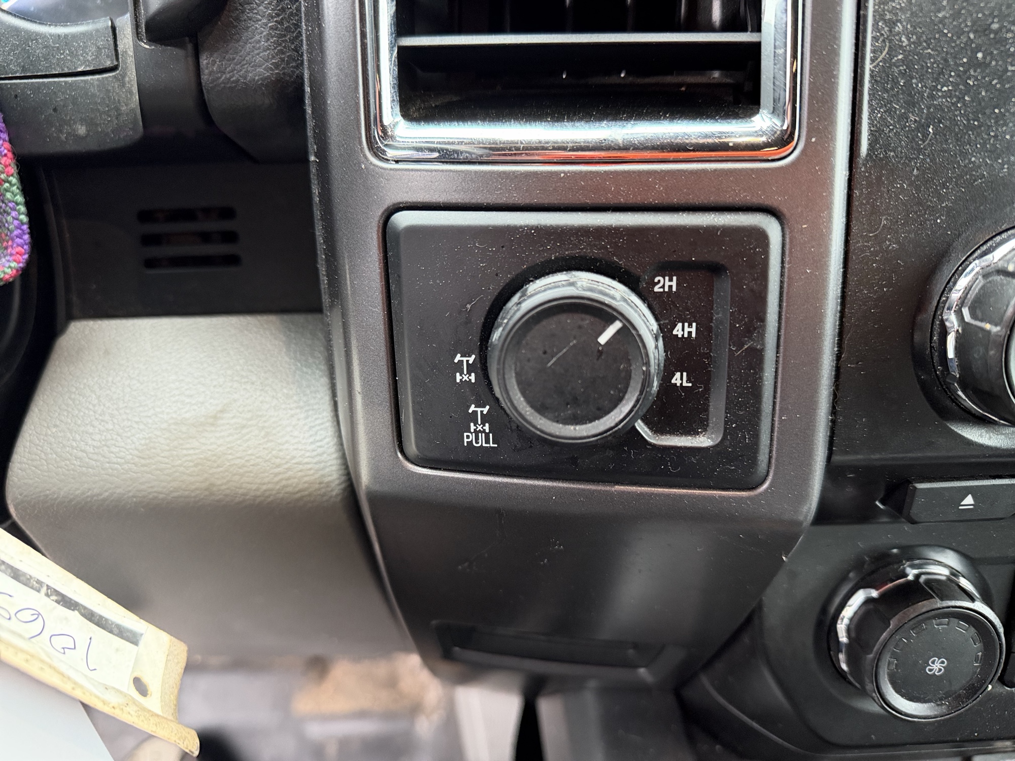 2015 ford f-150 lariat-supercab-8-ft.-4wd with 194548 miles for sale near elk-river, minnesota 106536_38_4x4_switch.jpg