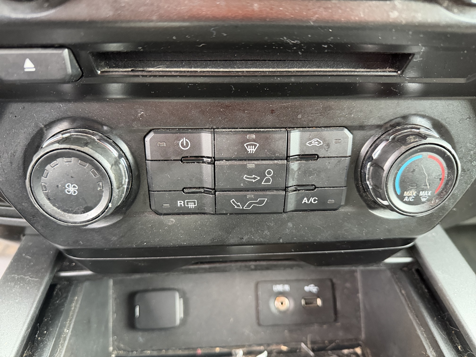 2015 ford f-150 lariat-supercab-8-ft.-4wd with 194548 miles for sale near elk-river, minnesota 106536_40_climate_control.jpg