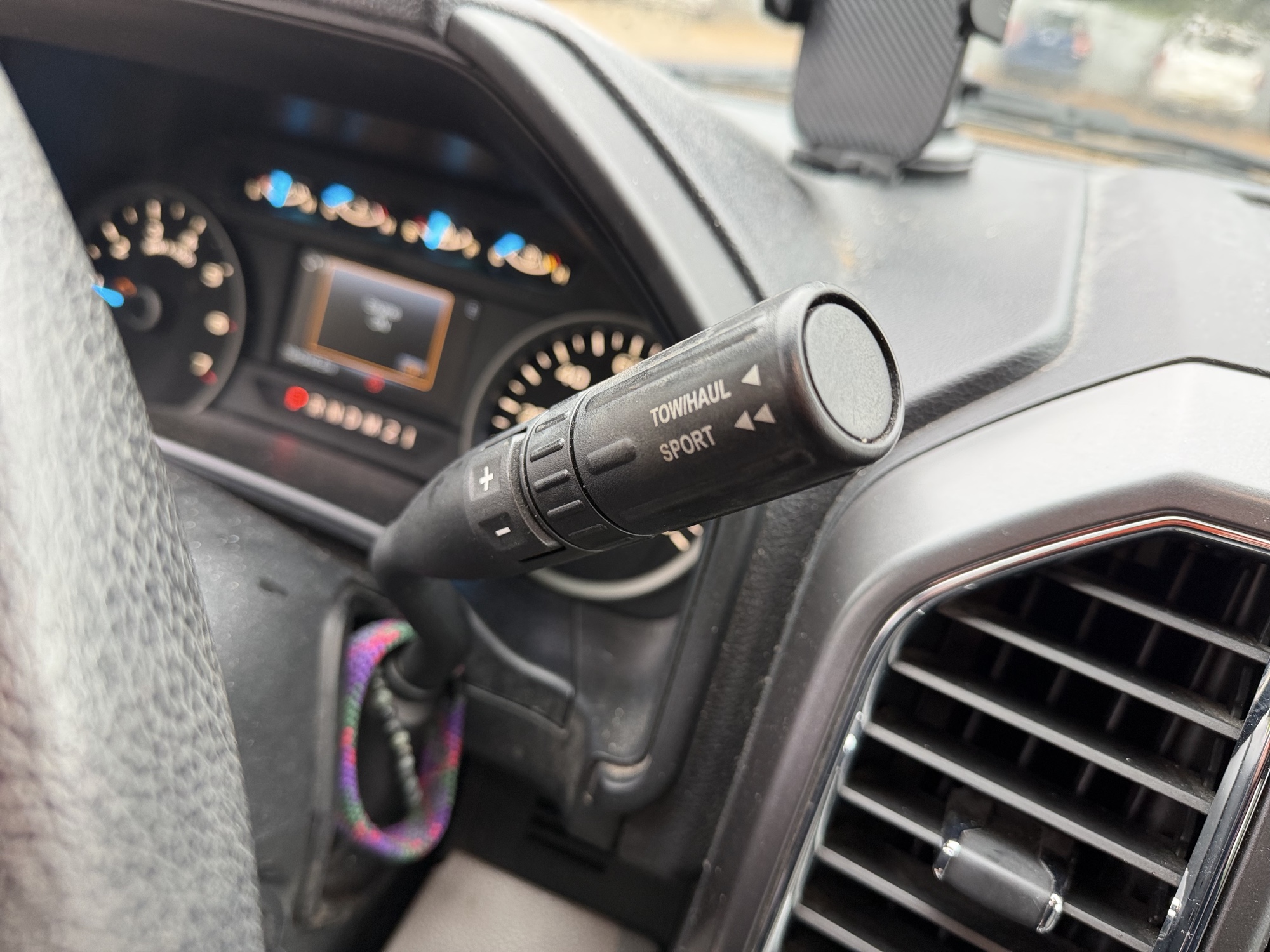 2015 ford f-150 lariat-supercab-8-ft.-4wd with 194548 miles for sale near elk-river, minnesota 106536_41_shifter.jpg