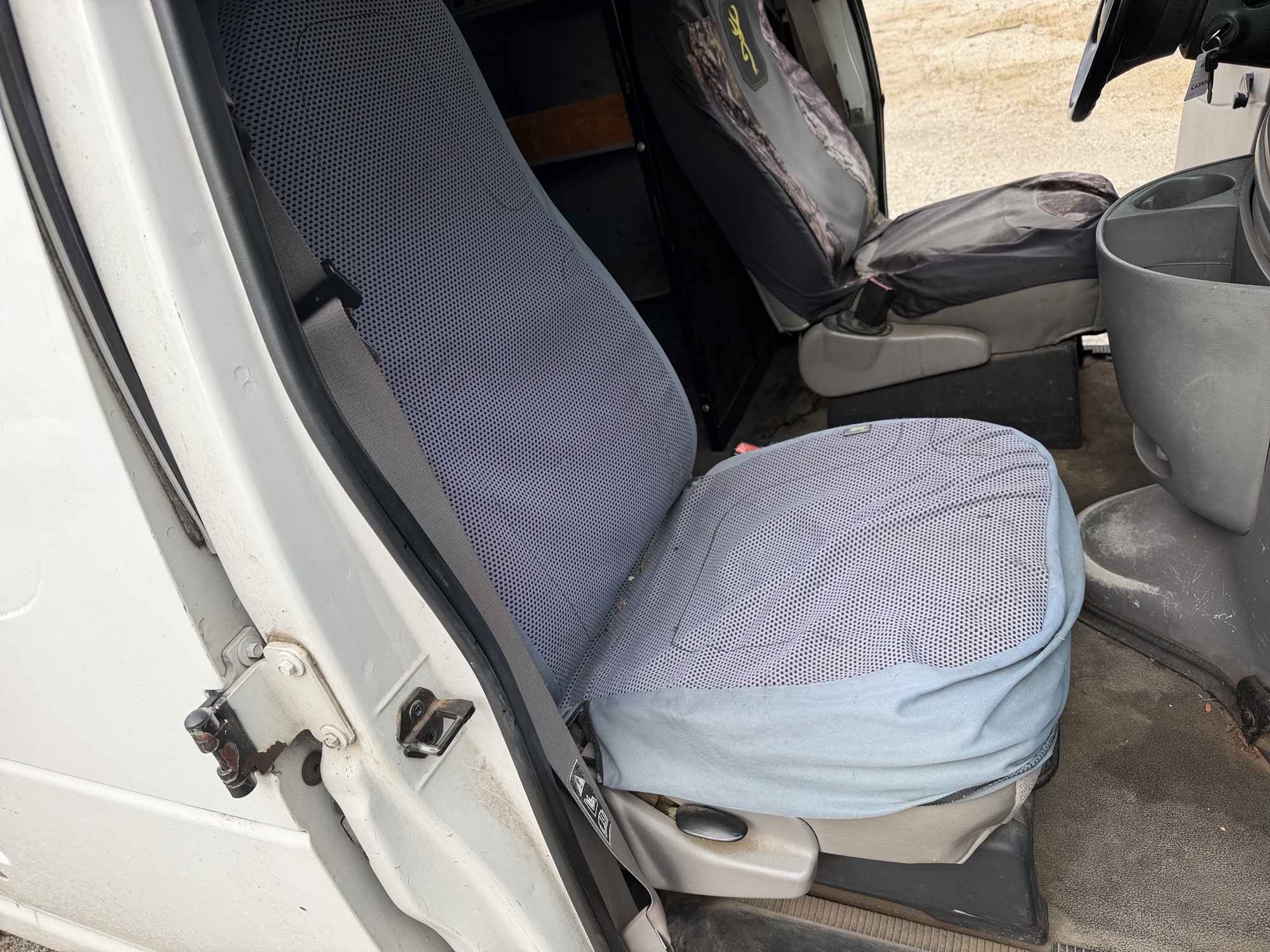 1999 ford econoline e350-super-duty with 203236 miles for sale near elk-river, minnesota 106537_31_passenger_seat.jpg