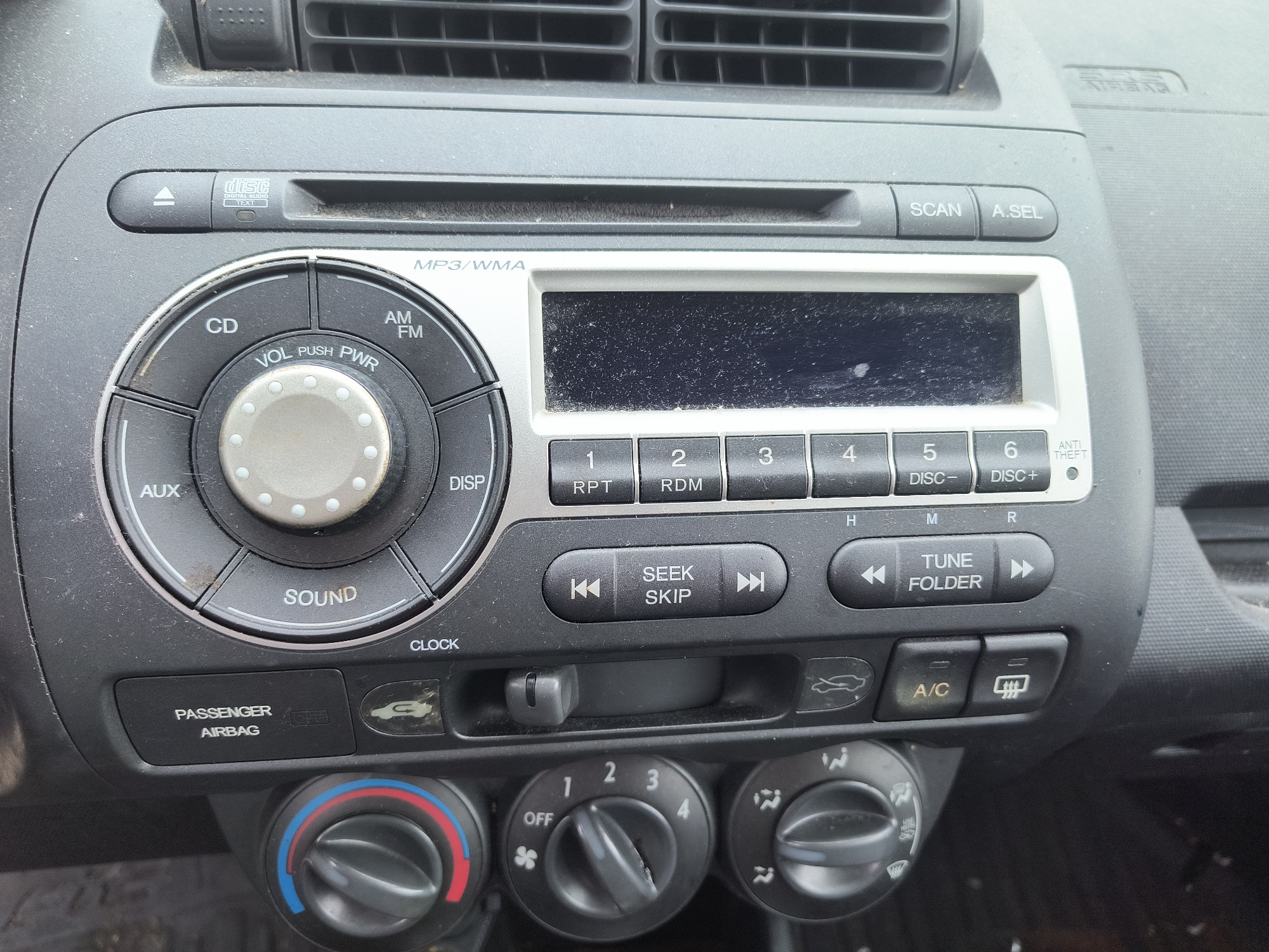 2008 honda fit sport-5-speed-at with 58667 miles for sale near elk-river, minnesota 106540_39_radio_closeup.jpg