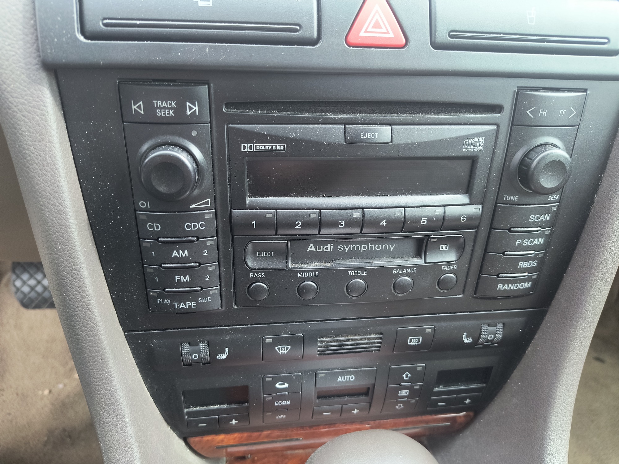 2000 audi a6 2.8-quattro with 67669 miles for sale near elk-river, minnesota 106541_39_radio_closeup.jpg