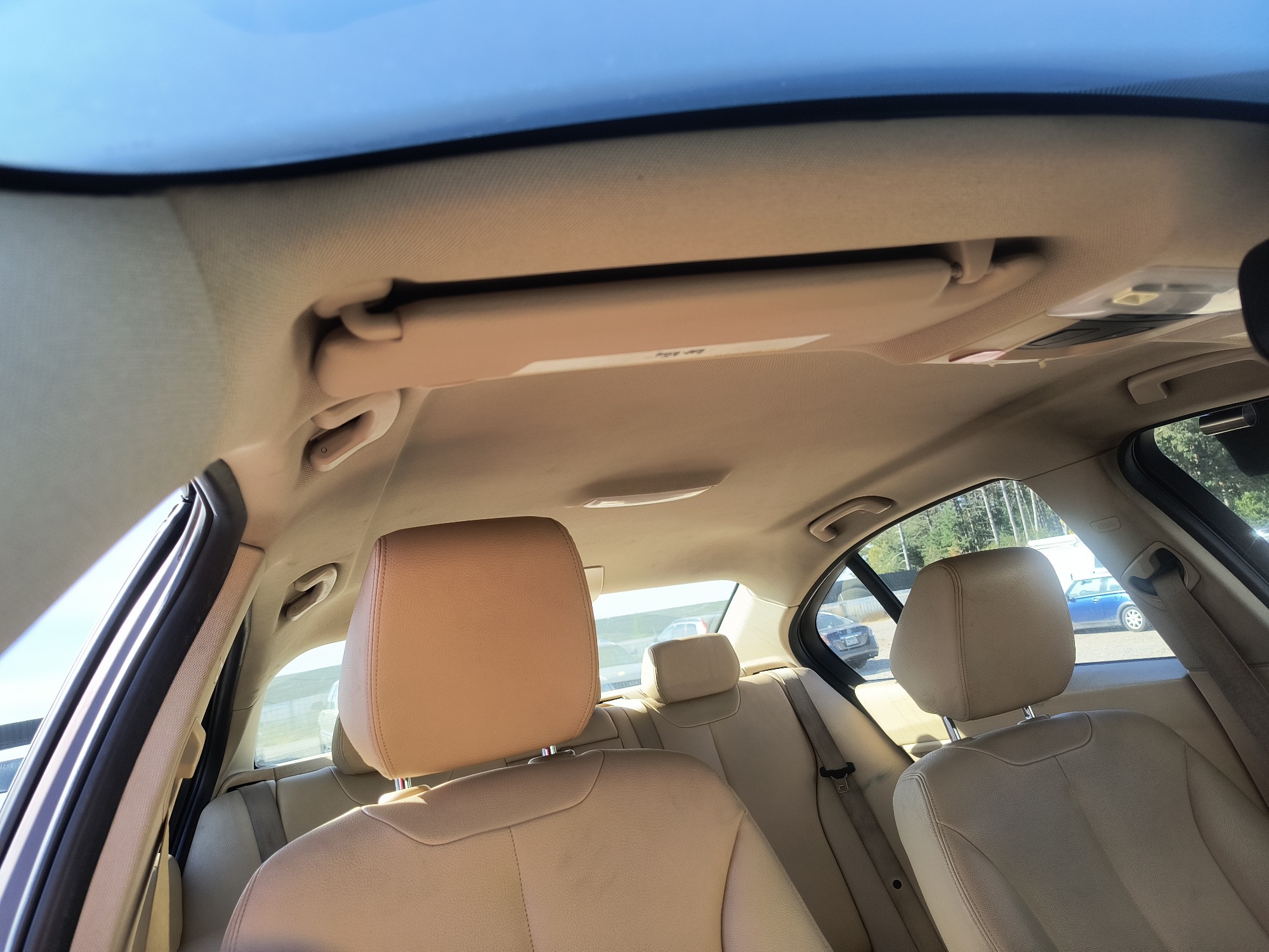 2013 bmw 3-series 328i-xdrive-sedan with 309815 miles for sale near elk-river, minnesota 106543_35_headliner_sunroof.jpg