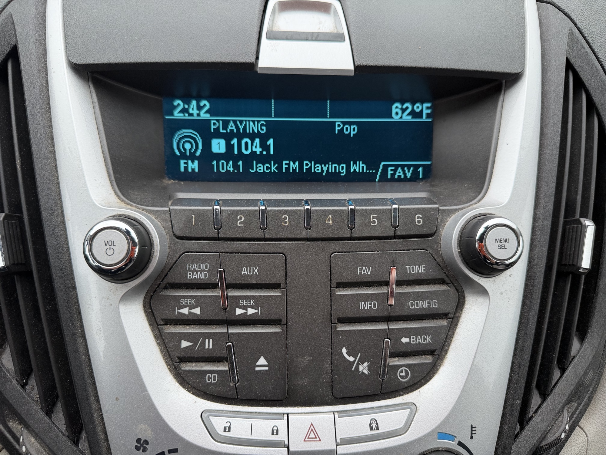 2010 chevrolet equinox lt1-fwd with 253822 miles for sale near elk-river, minnesota 106544_39_radio_closeup.jpg