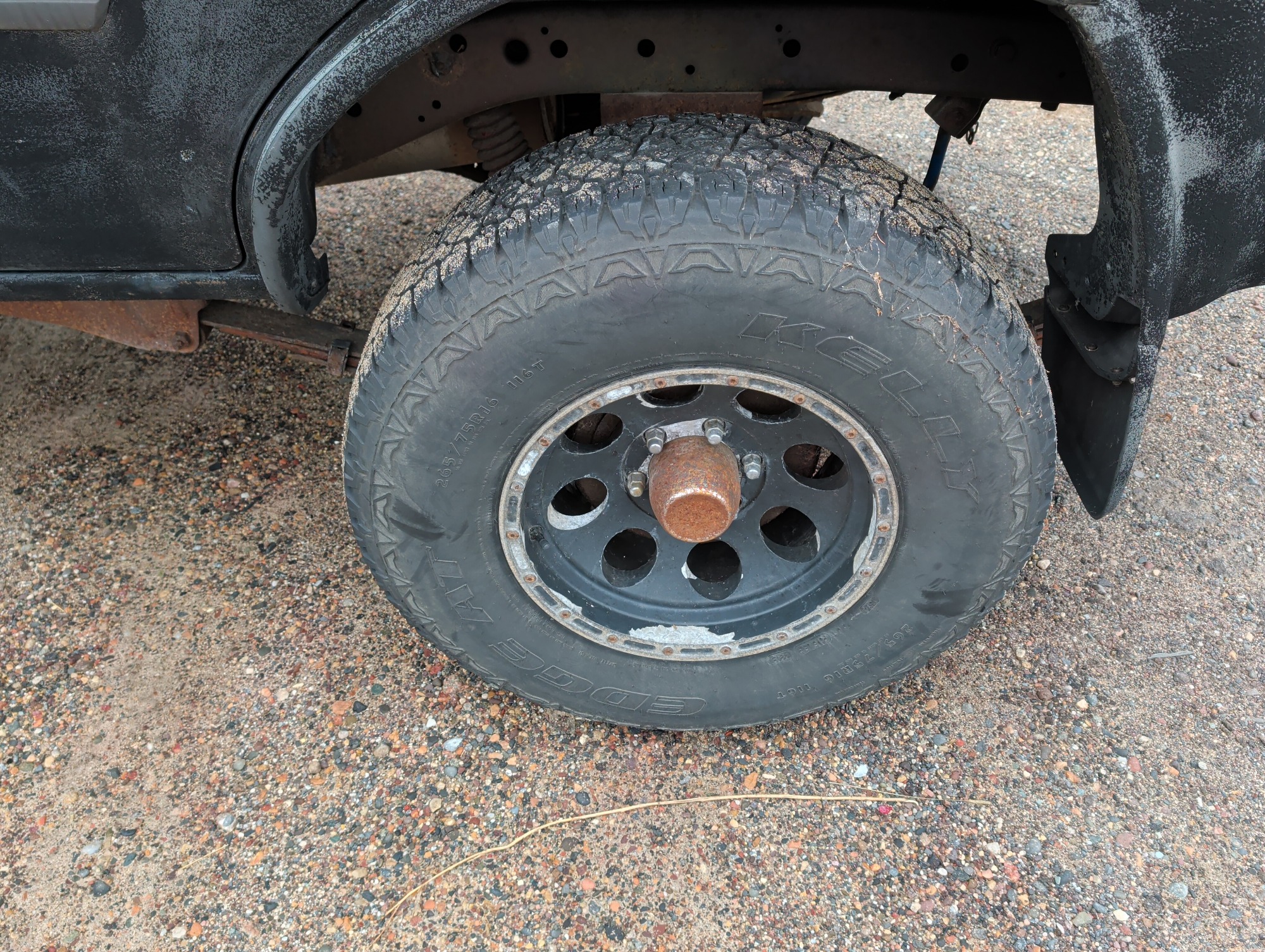 2001 nissan xterra xe-4wd with 205423 miles for sale near elk-river, minnesota 106546_13_rear_drv_wheel.jpg