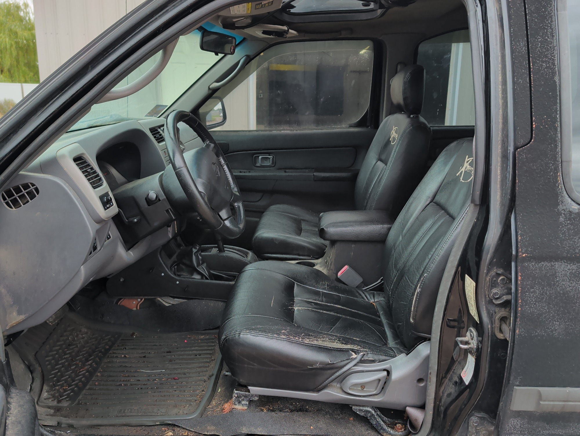 2001 nissan xterra xe-4wd with 205423 miles for sale near elk-river, minnesota 106546_22_driver_seat.jpg