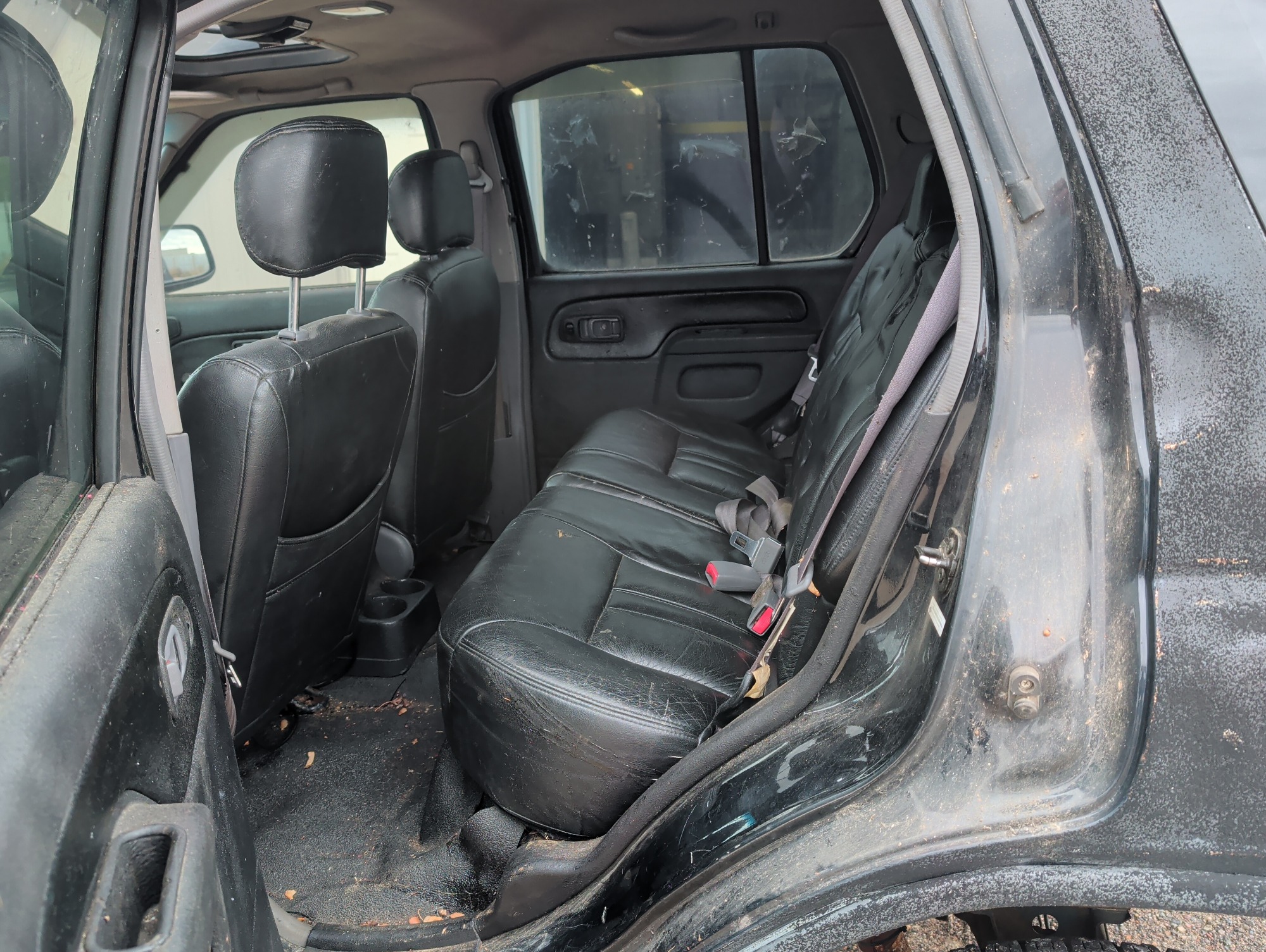 2001 nissan xterra xe-4wd with 205423 miles for sale near elk-river, minnesota 106546_24_drv_rear_seat.jpg