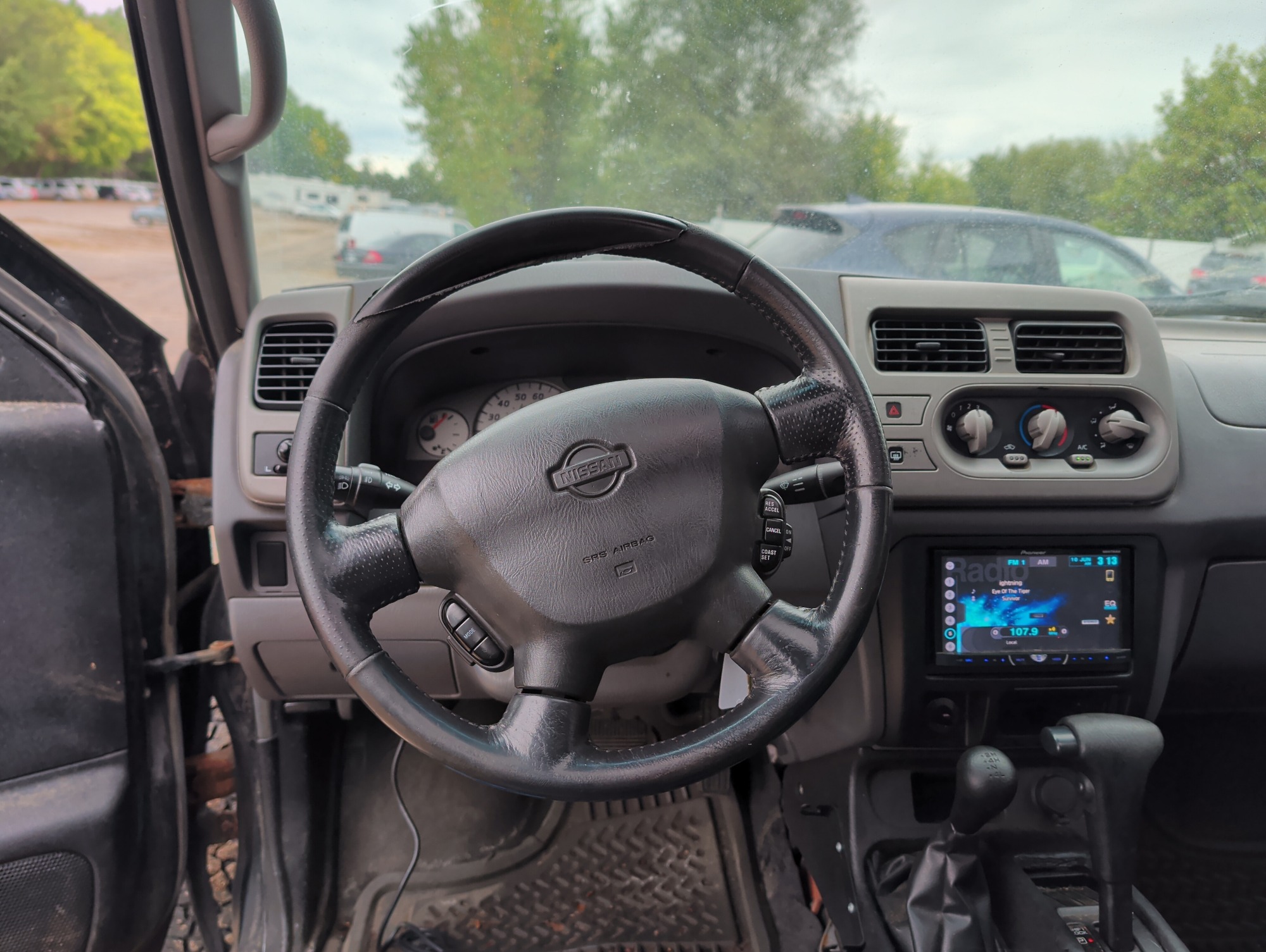 2001 nissan xterra xe-4wd with 205423 miles for sale near elk-river, minnesota 106546_33_dash_from_driver.jpg