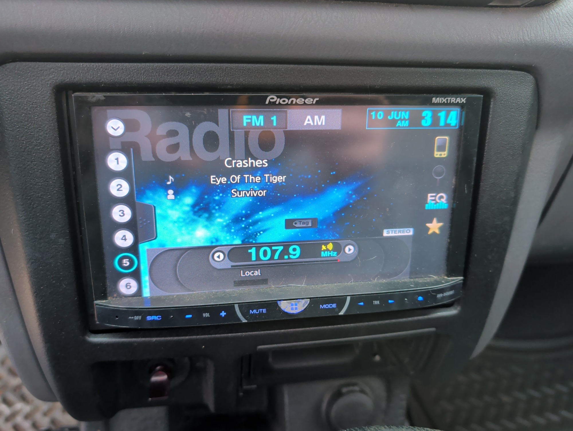 2001 nissan xterra xe-4wd with 205423 miles for sale near elk-river, minnesota 106546_39_radio_closeup.jpg