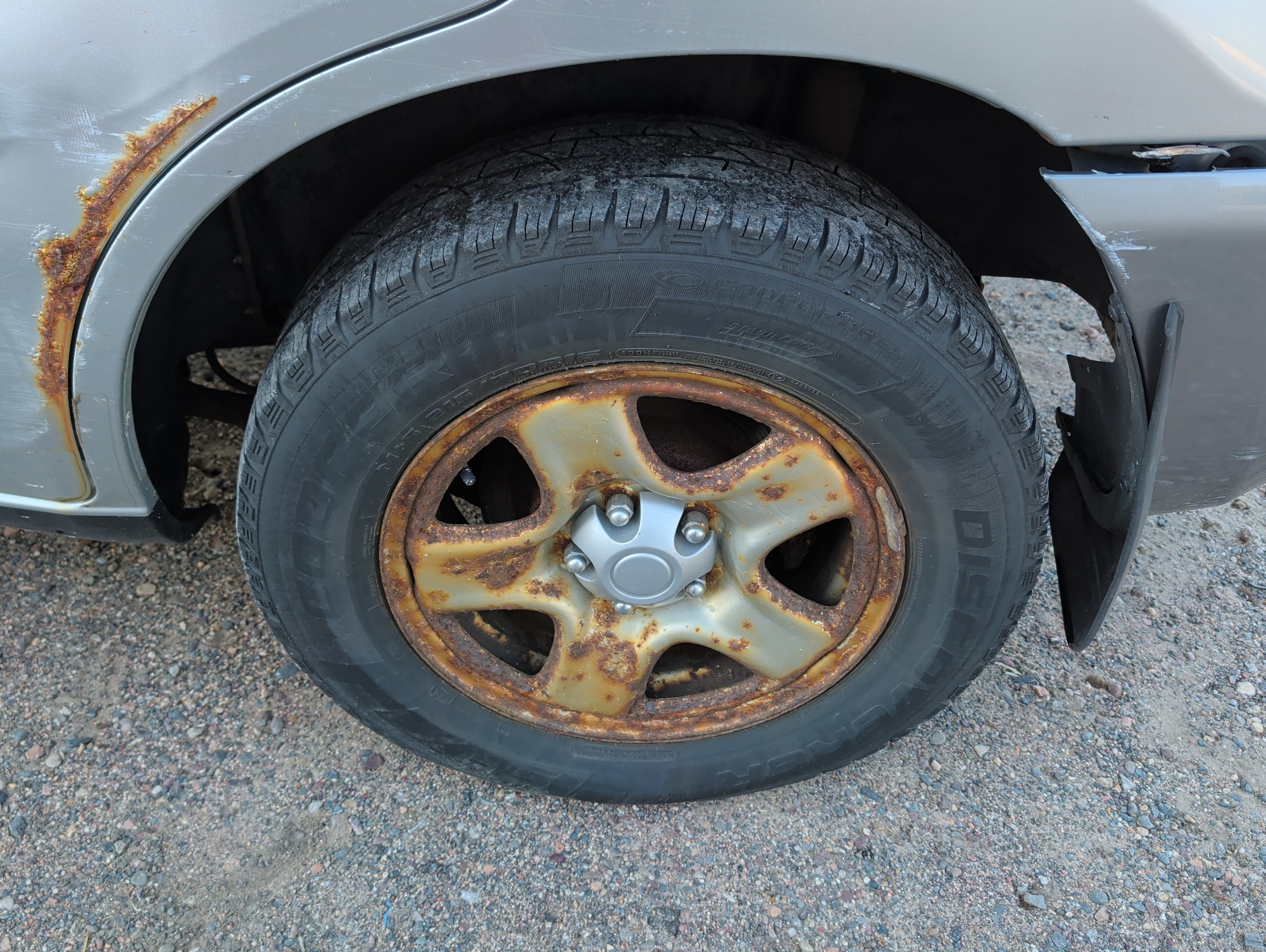 2005 toyota rav4 2wd with 173910 miles for sale near elk-river, minnesota 106547_13_rear_drv_wheel.jpg