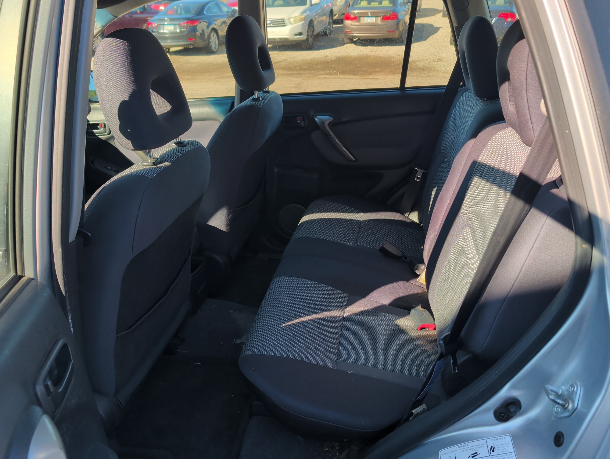 2005 toyota rav4 2wd with 173910 miles for sale near elk-river, minnesota 106547_24_drv_rear_seat.jpg