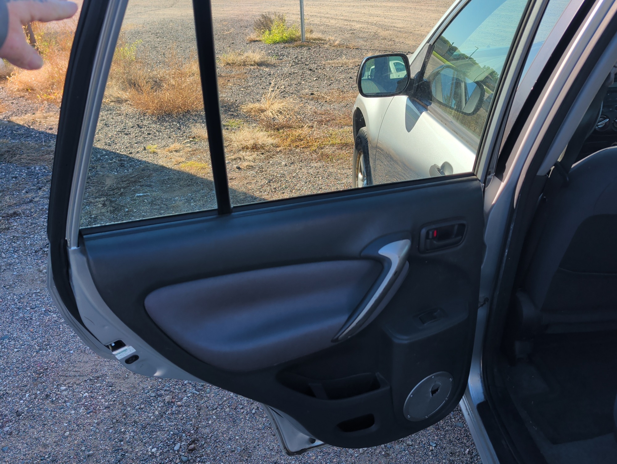 2005 toyota rav4 2wd with 173910 miles for sale near elk-river, minnesota 106547_25_drv_rear_door_panel.jpg