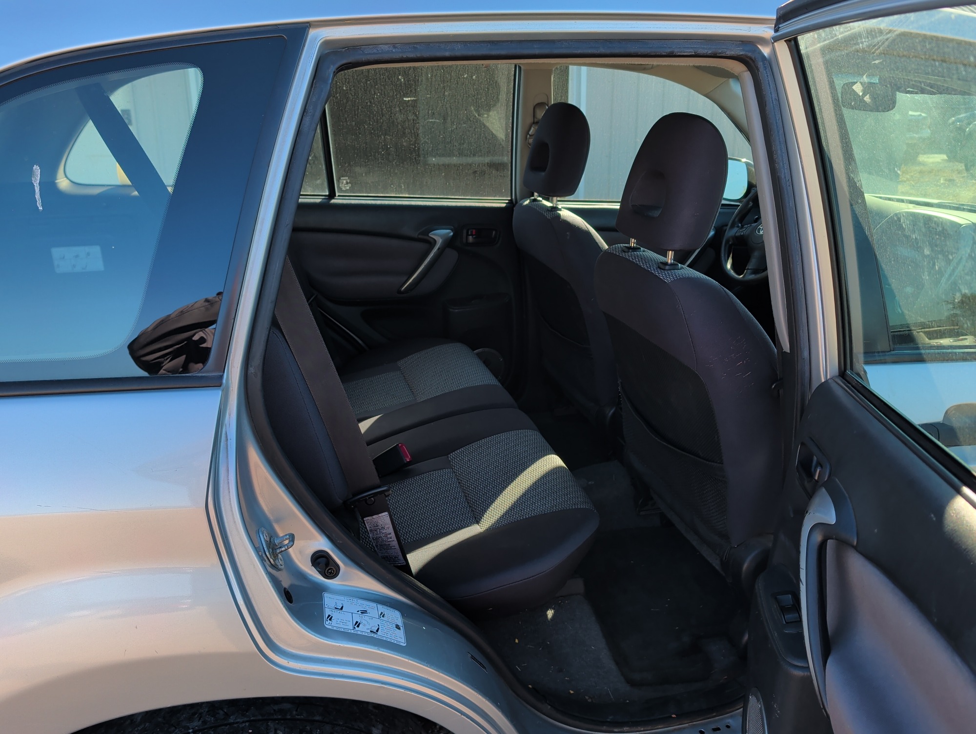 2005 toyota rav4 2wd with 173910 miles for sale near elk-river, minnesota 106547_28_pass_rear_seat.jpg