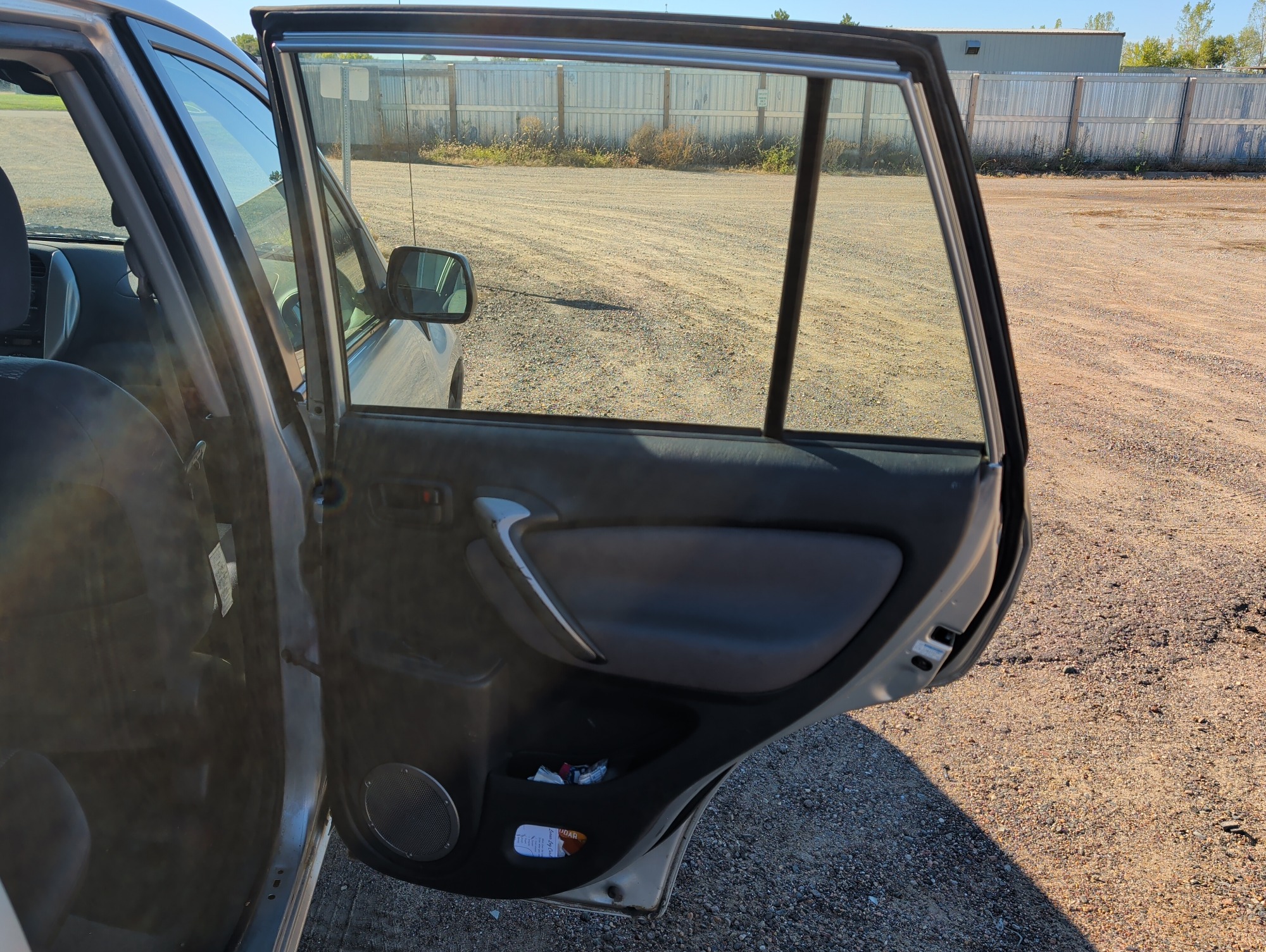 2005 toyota rav4 2wd with 173910 miles for sale near elk-river, minnesota 106547_30_pass_rear_door_panel.jpg