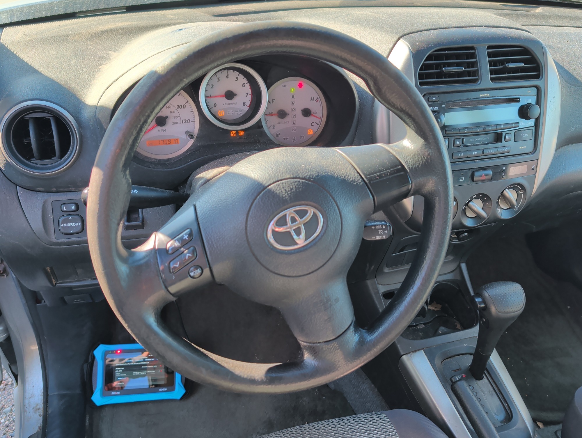 2005 toyota rav4 2wd with 173910 miles for sale near elk-river, minnesota 106547_36_steering_wheel.jpg