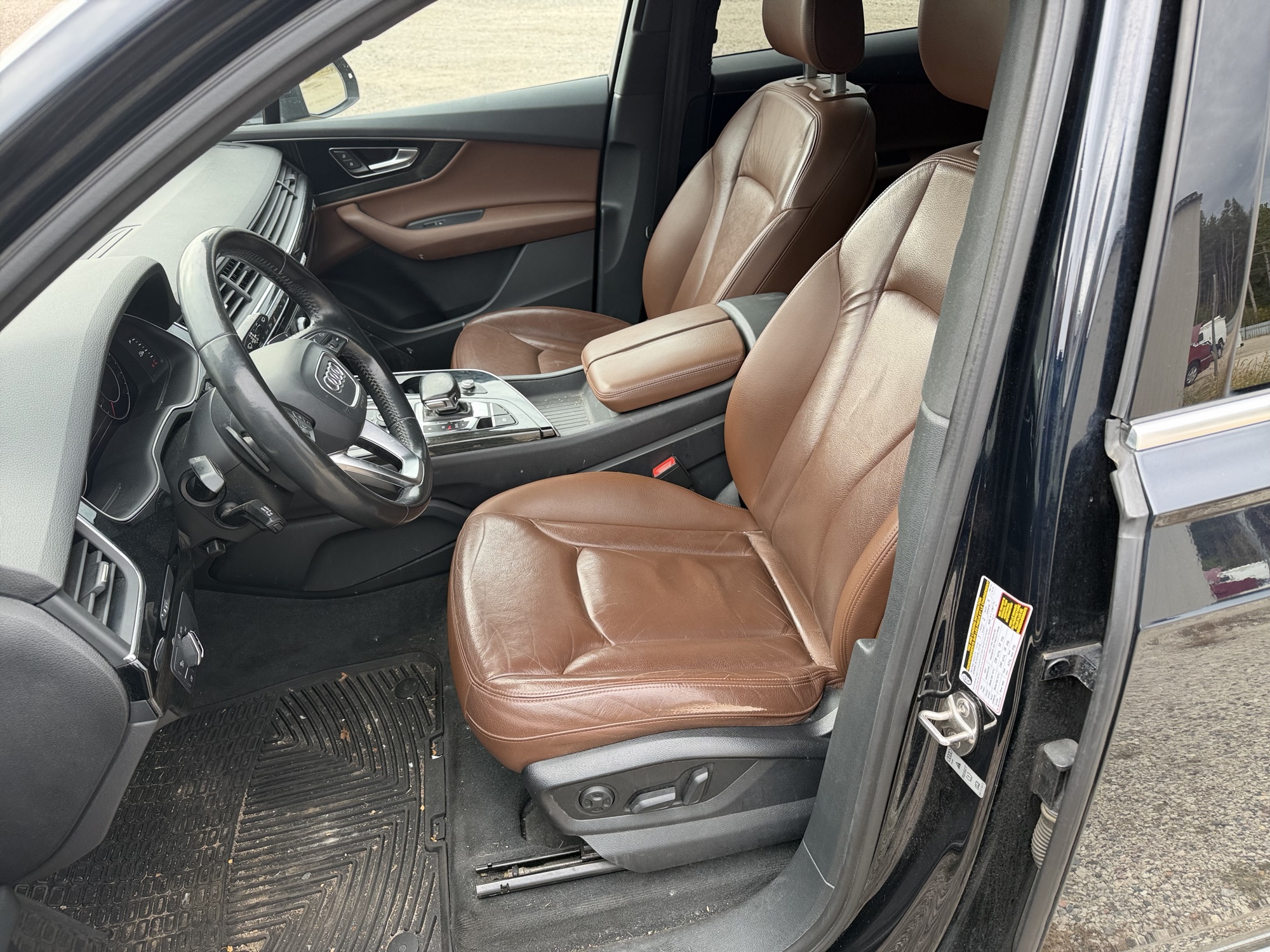 2017 audi q7 3.0-premium-plus-quattro with 111119 miles for sale near elk-river, minnesota 106548_22_driver_seat.jpg