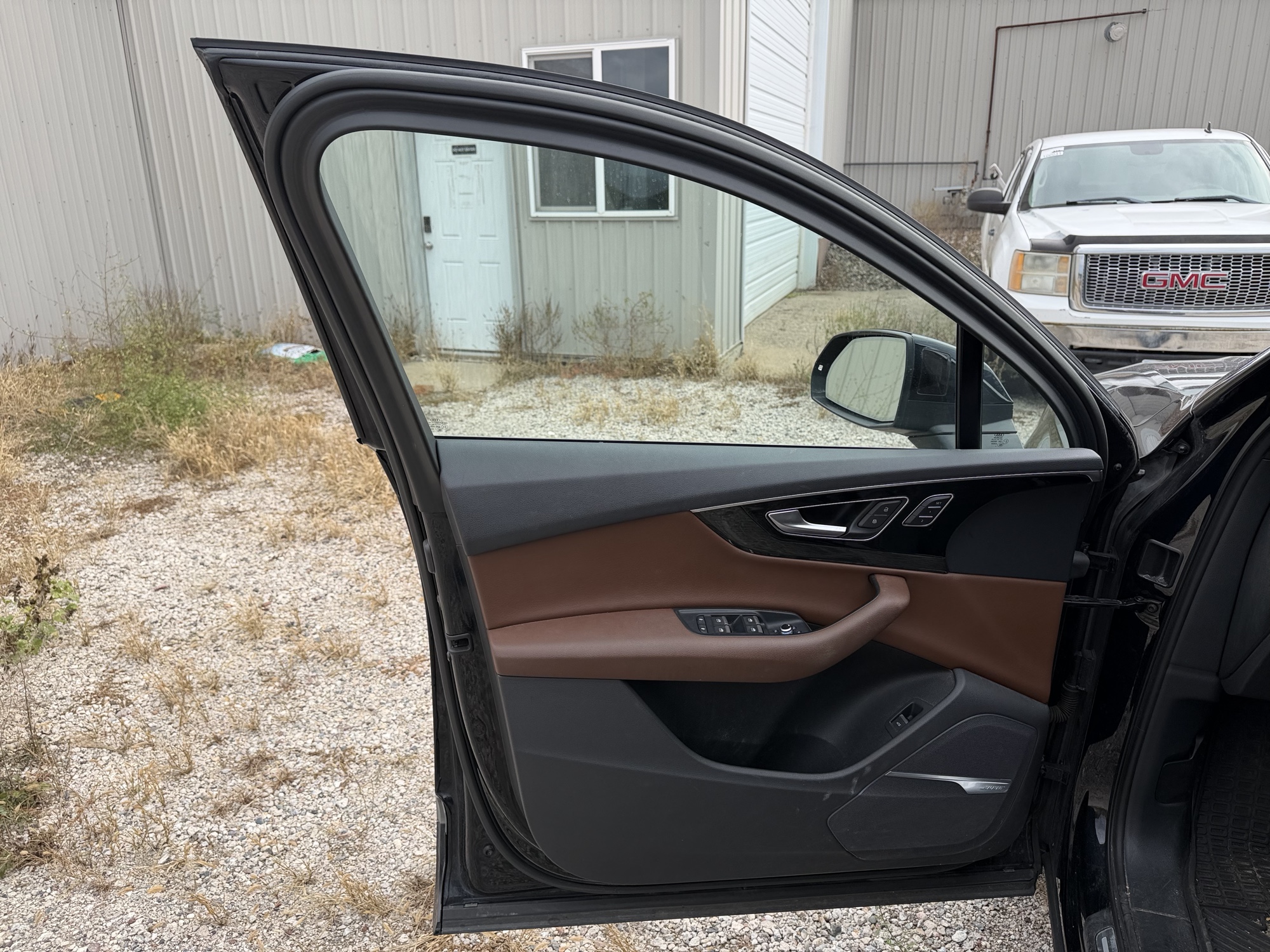 2017 audi q7 3.0-premium-plus-quattro with 111119 miles for sale near elk-river, minnesota 106548_23_driver_door_panel.jpg