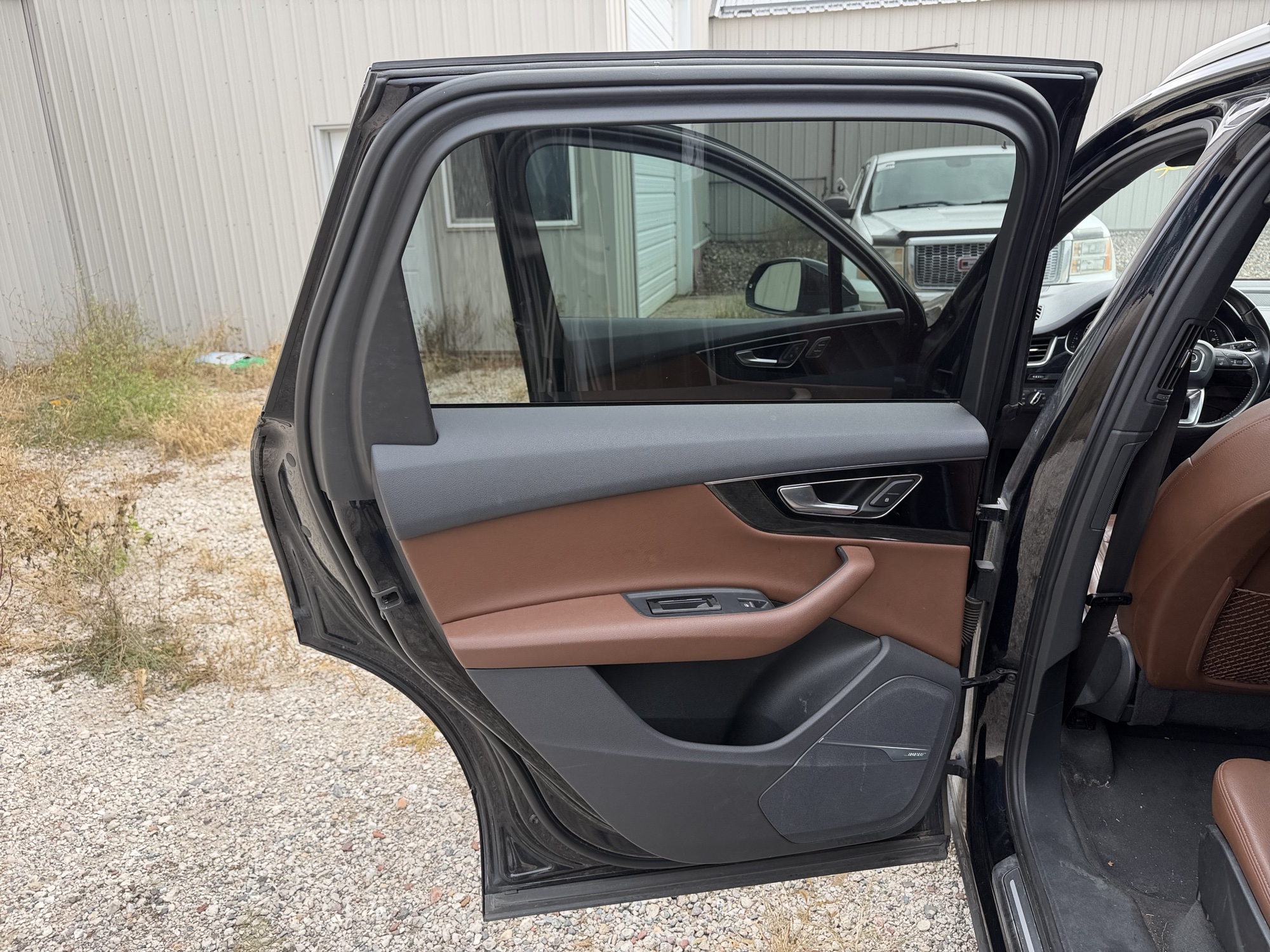 2017 audi q7 3.0-premium-plus-quattro with 111119 miles for sale near elk-river, minnesota 106548_25_drv_rear_door_panel.jpg