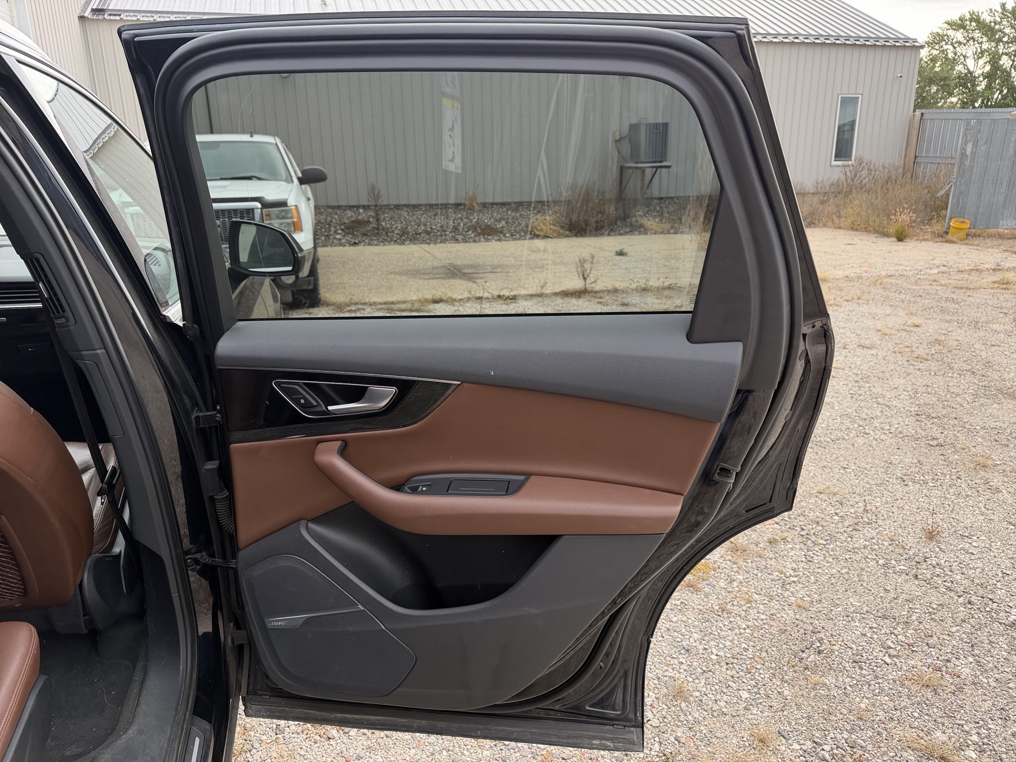 2017 audi q7 3.0-premium-plus-quattro with 111119 miles for sale near elk-river, minnesota 106548_30_pass_rear_door_panel.jpg