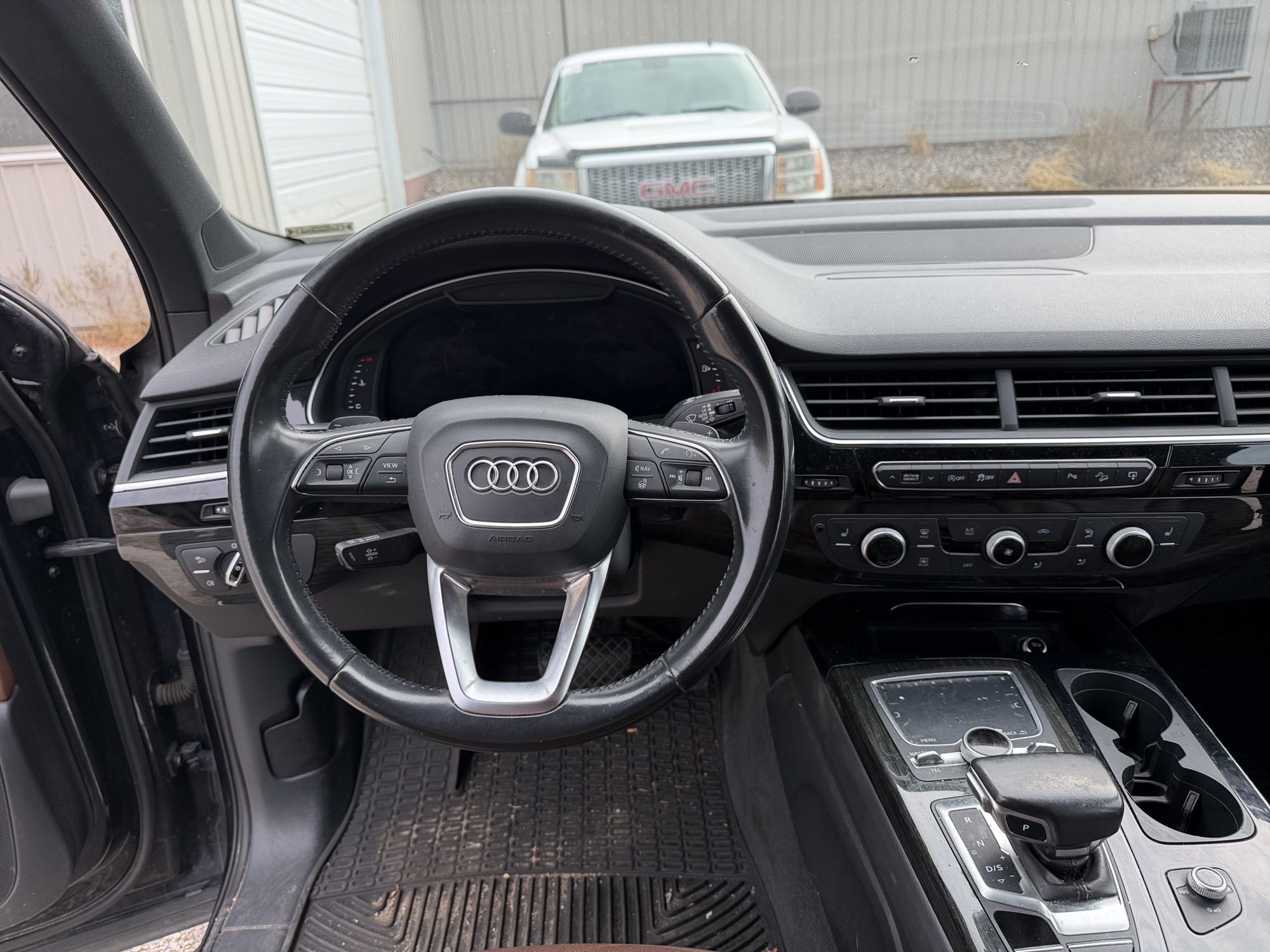 2017 audi q7 3.0-premium-plus-quattro with 111119 miles for sale near elk-river, minnesota 106548_33_dash_from_driver.jpg