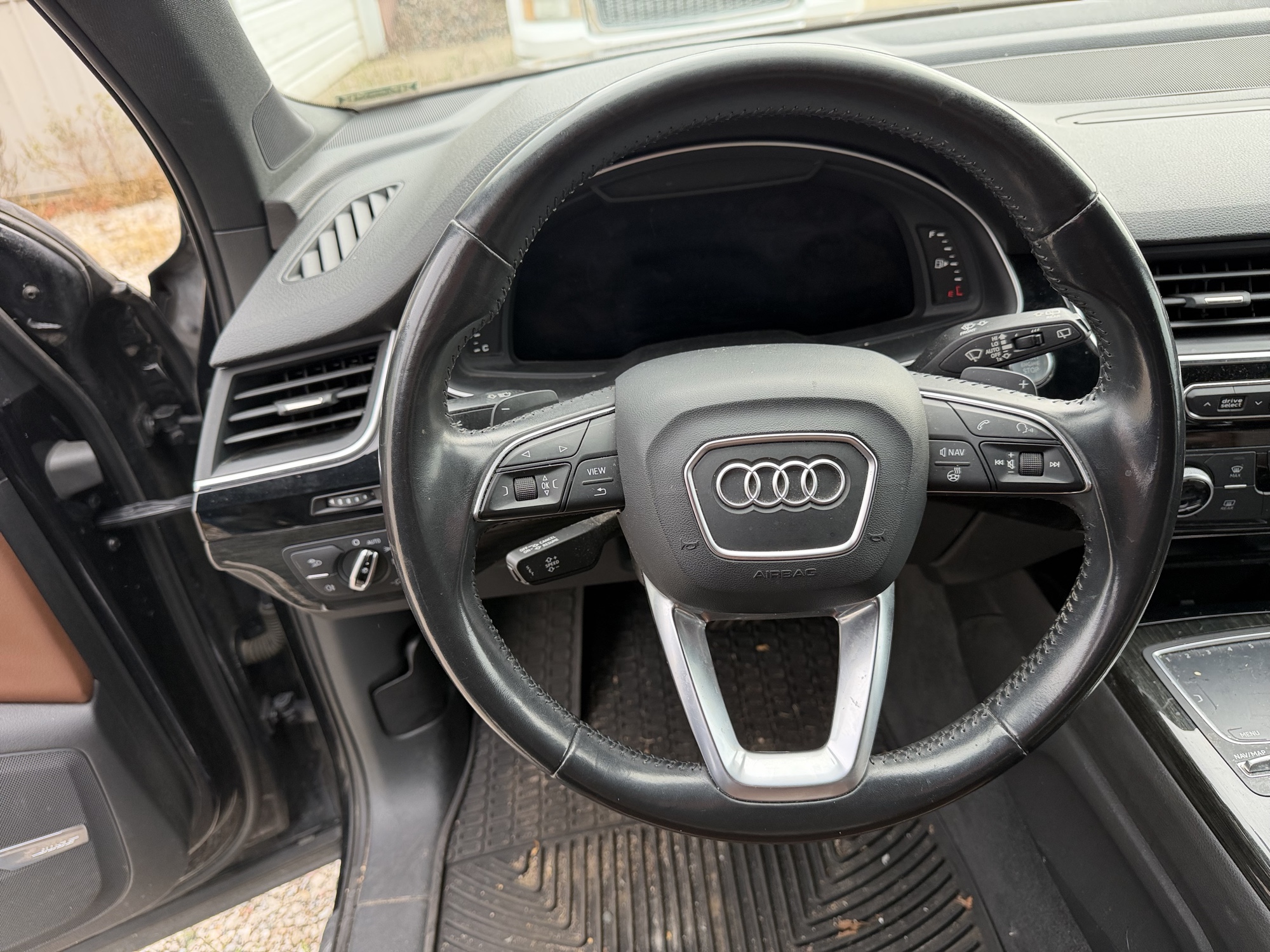 2017 audi q7 3.0-premium-plus-quattro with 111119 miles for sale near elk-river, minnesota 106548_36_steering_wheel.jpg