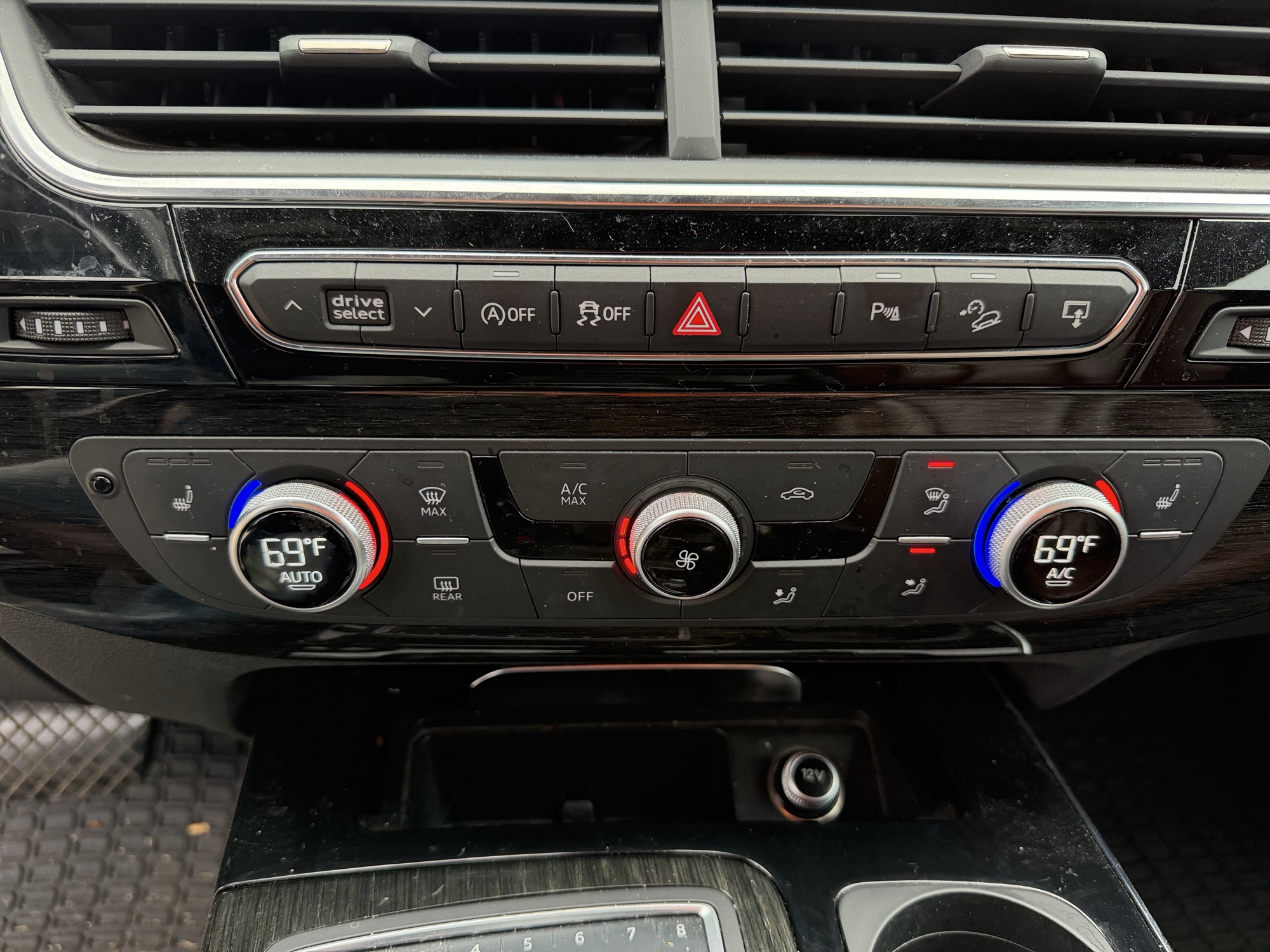 2017 audi q7 3.0-premium-plus-quattro with 111119 miles for sale near elk-river, minnesota 106548_40_climate_control.jpg