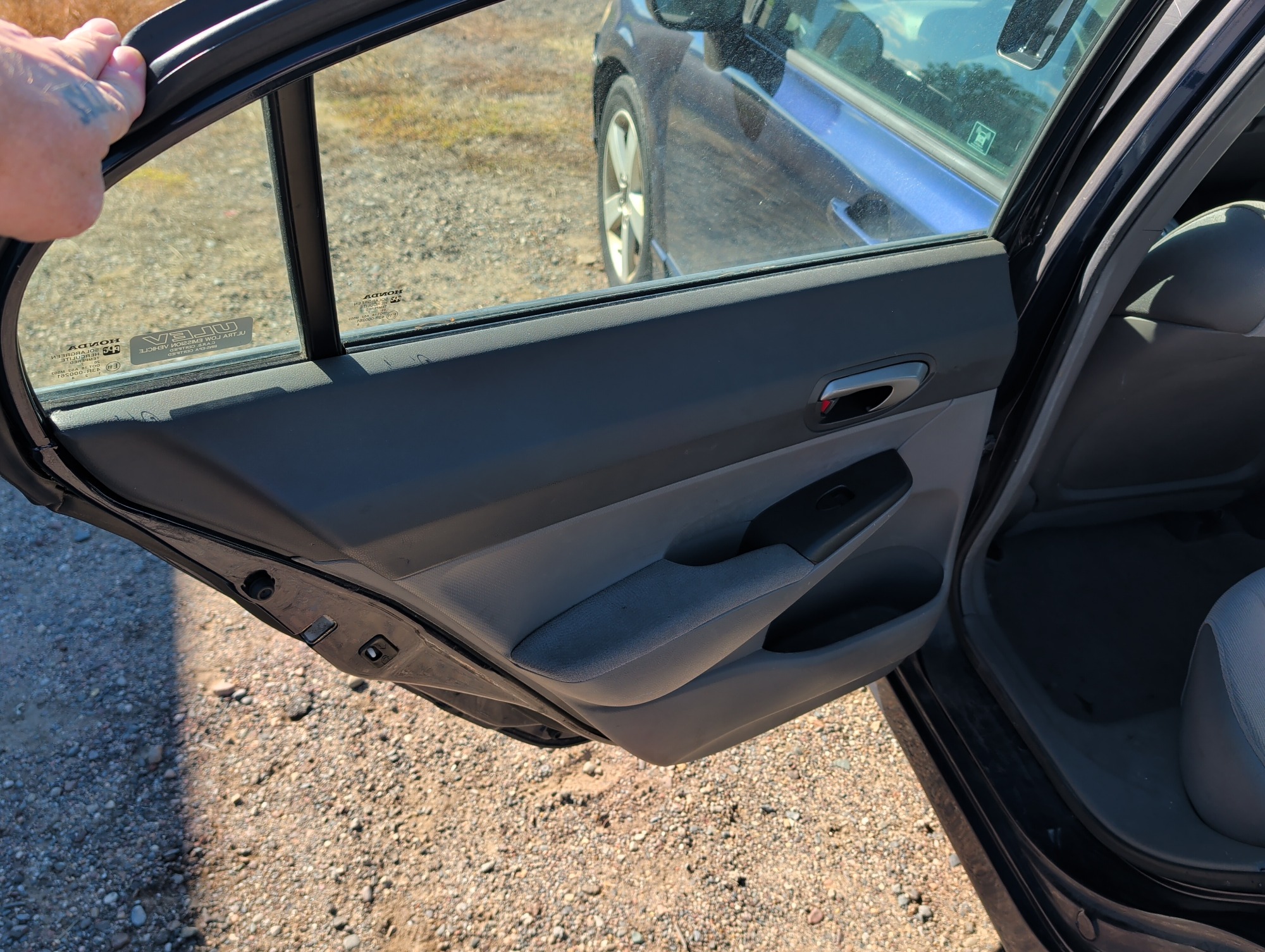 2006 honda civic ex-sedan-at with 168786 miles for sale near elk-river, minnesota 106550_25_drv_rear_door_panel.jpg