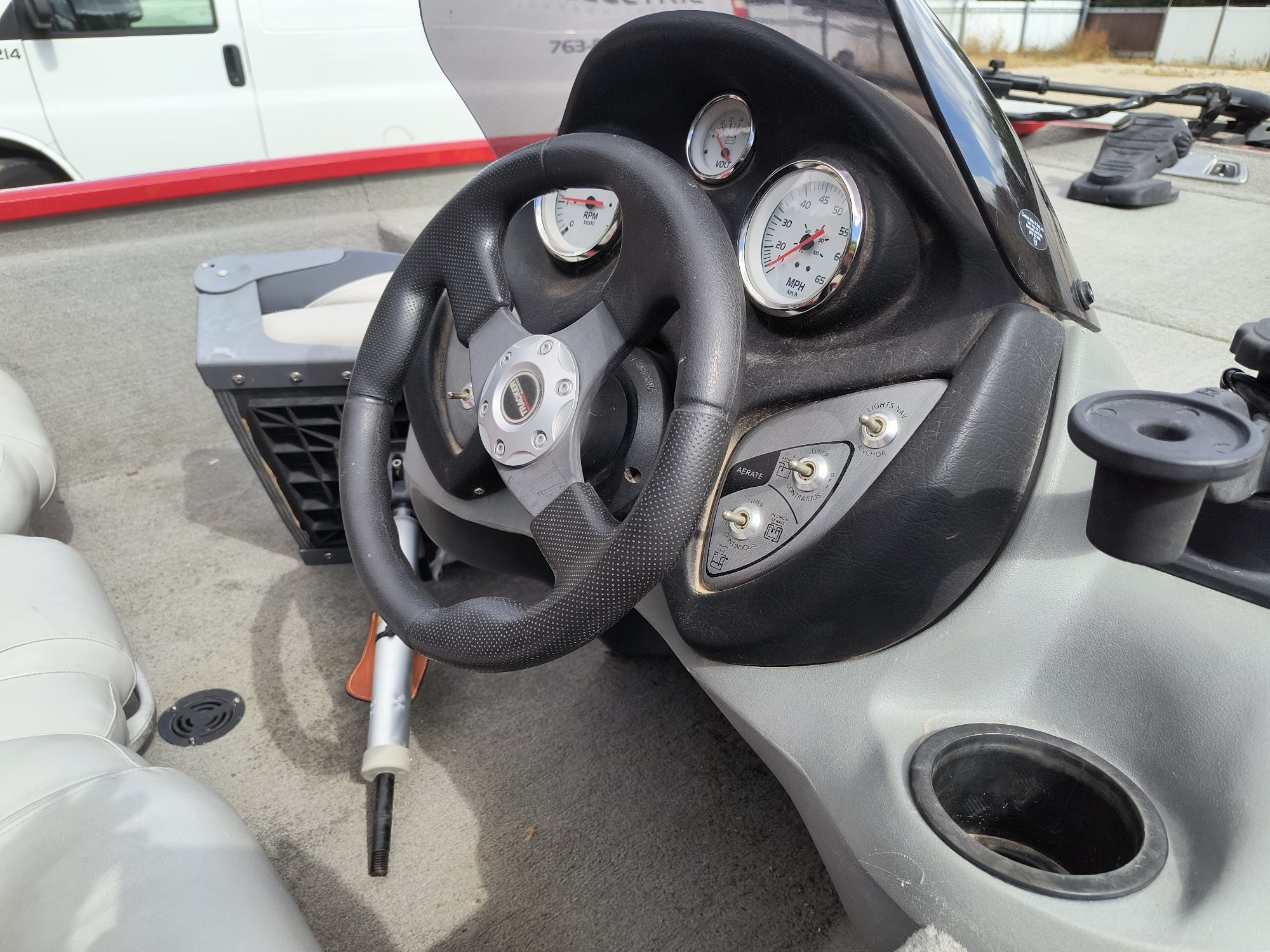 2011 bass-tracker 175txw for sale near elk-river, minnesota 106551_36_steering_wheel.jpg
