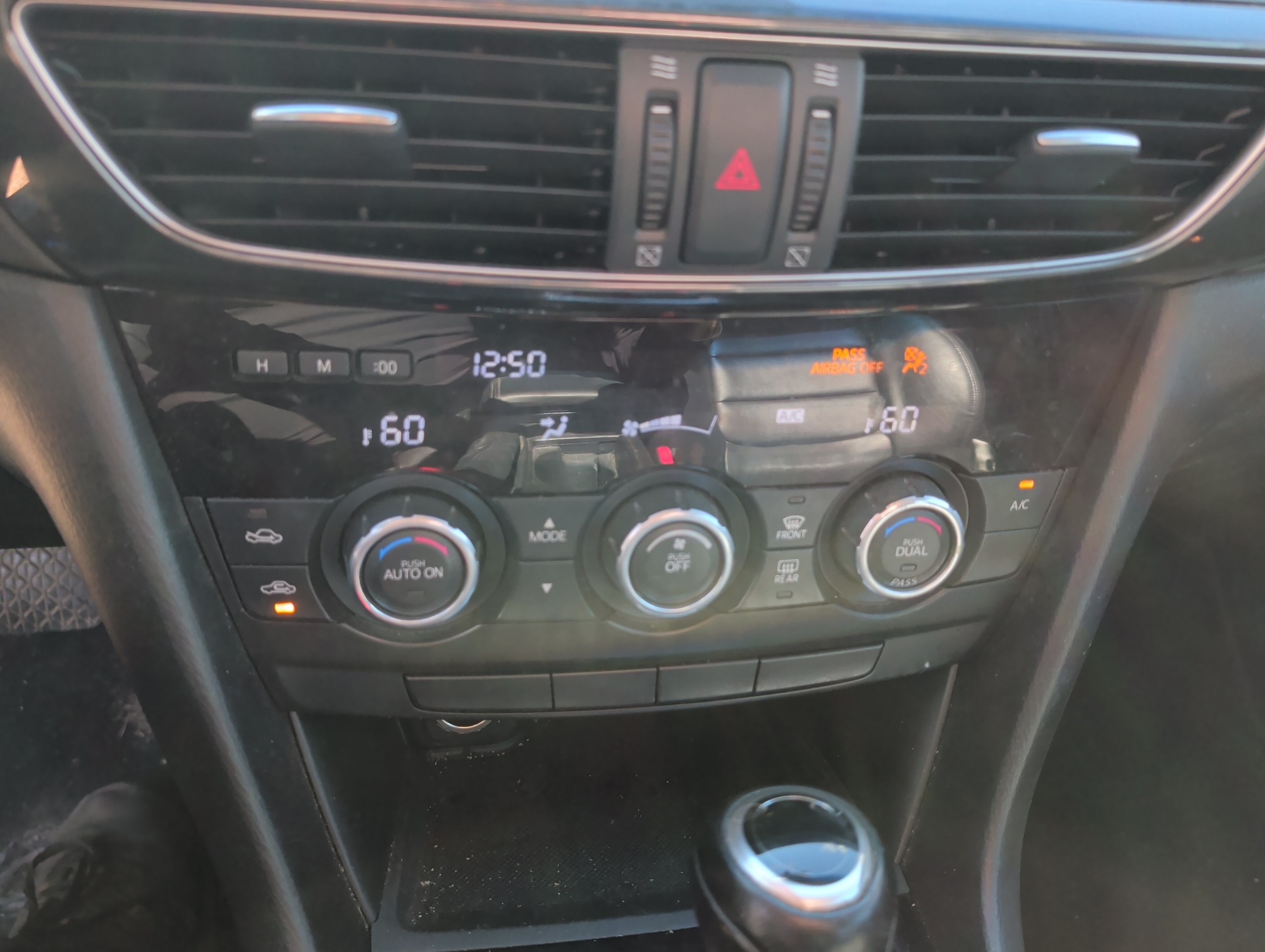 2014 mazda mazda6 i-touring-plus with 301023 miles for sale near elk-river, minnesota 106552_40_climate_control.jpg