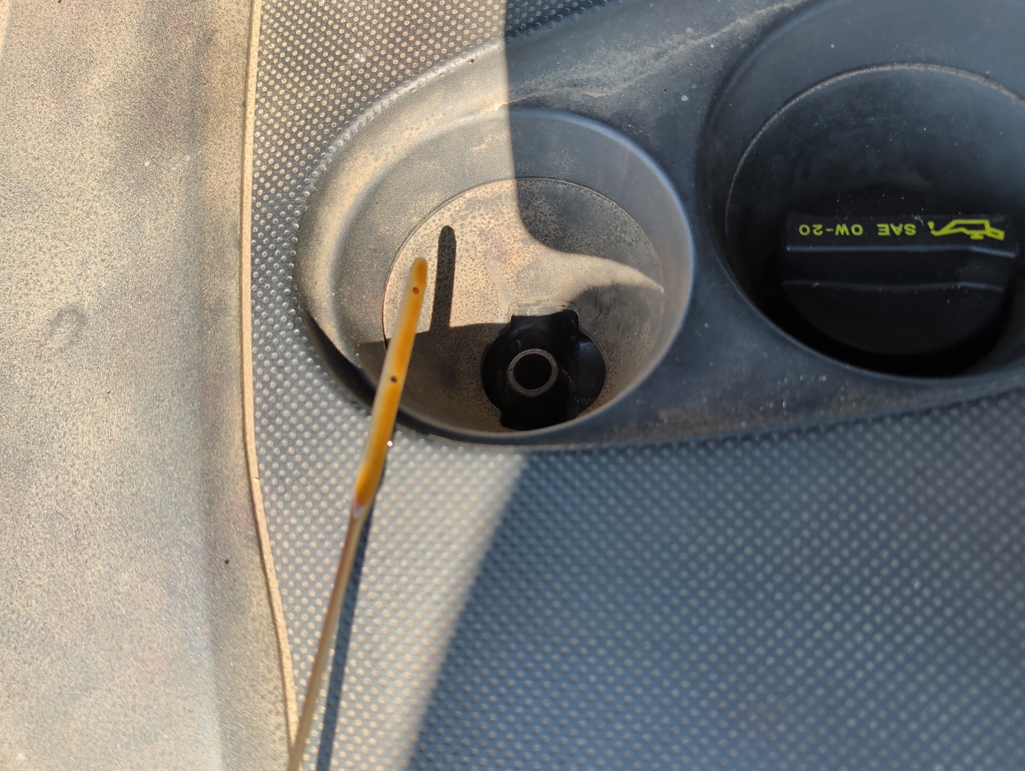 2014 mazda mazda6 i-touring-plus with 301023 miles for sale near elk-river, minnesota 106552_50_oil_dipstick.jpg