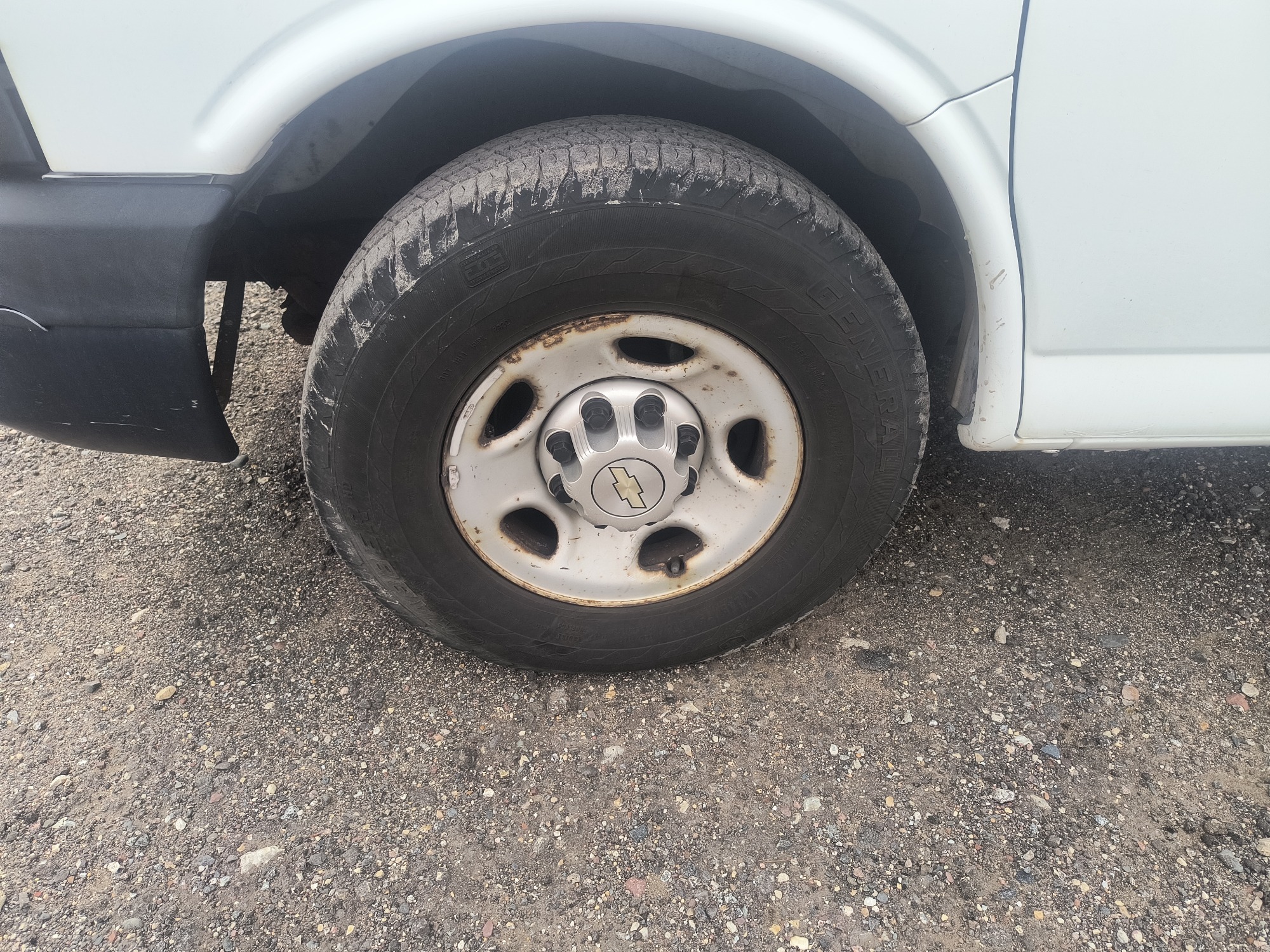 2014 chevrolet express 2500-cargo with 199160 miles for sale near elk-river, minnesota 106556_12_drv_front_wheel.jpg