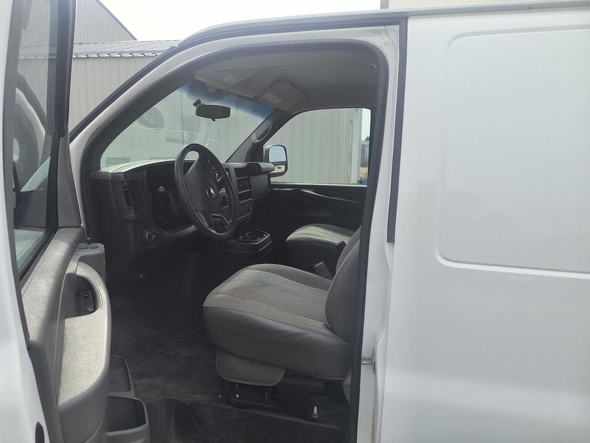 2014 chevrolet express 2500-cargo with 199160 miles for sale near elk-river, minnesota 106556_22_driver_seat.jpg