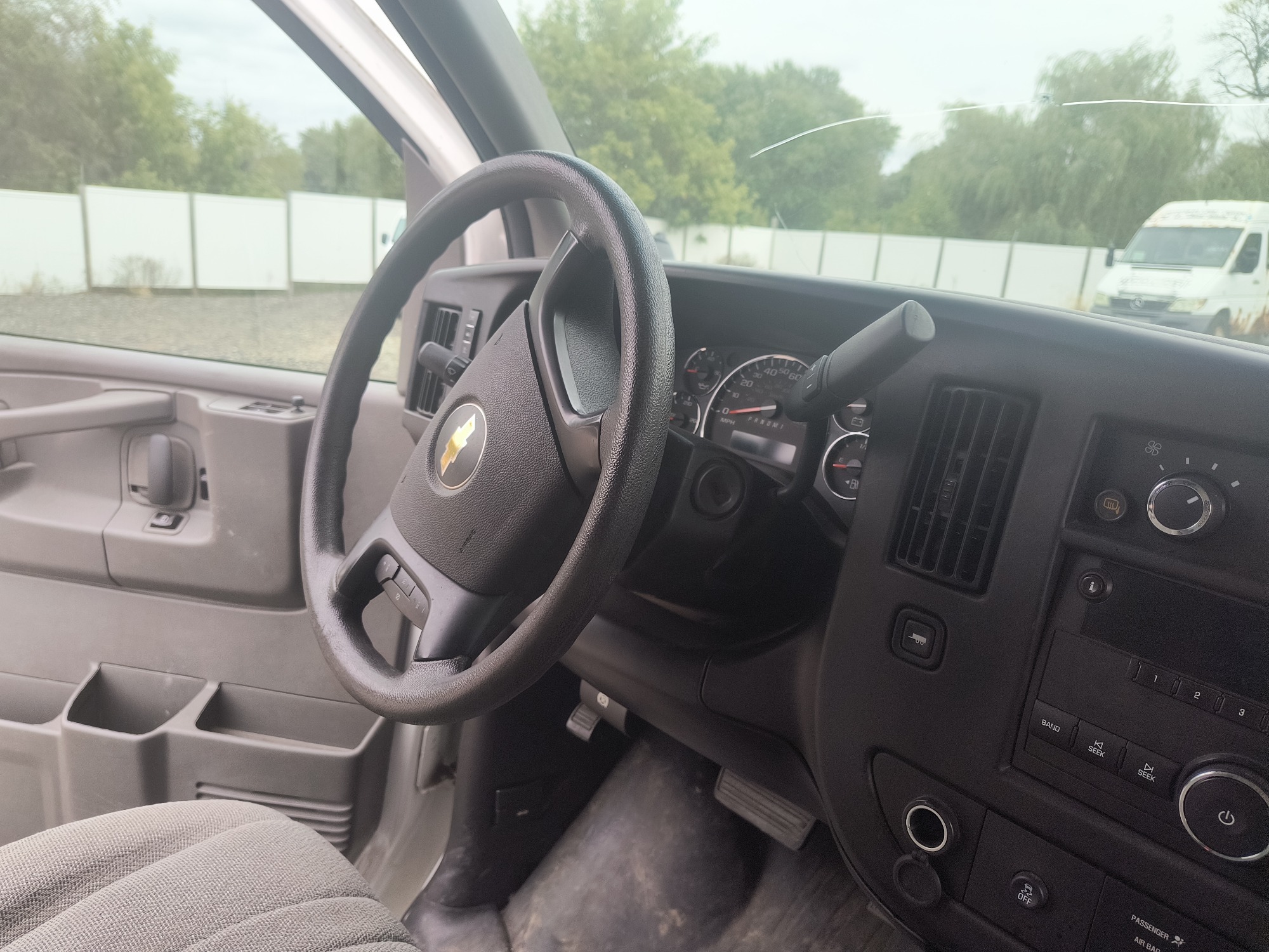 2014 chevrolet express 2500-cargo with 199160 miles for sale near elk-river, minnesota 106556_36_steering_wheel.jpg