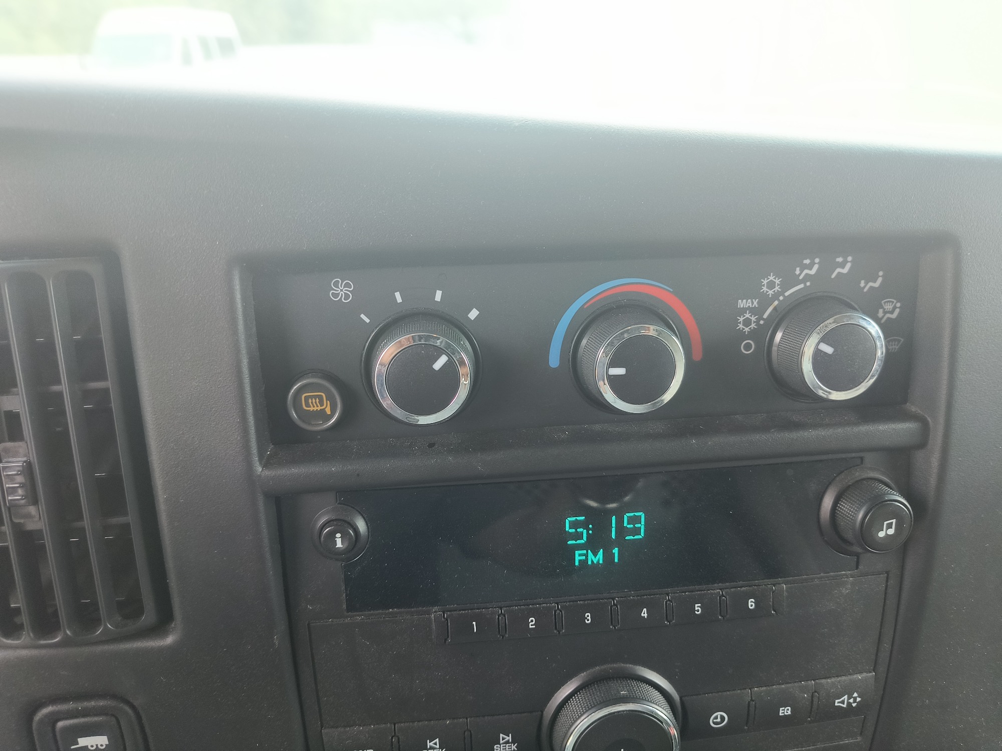 2014 chevrolet express 2500-cargo with 199160 miles for sale near elk-river, minnesota 106556_40_climate_control.jpg
