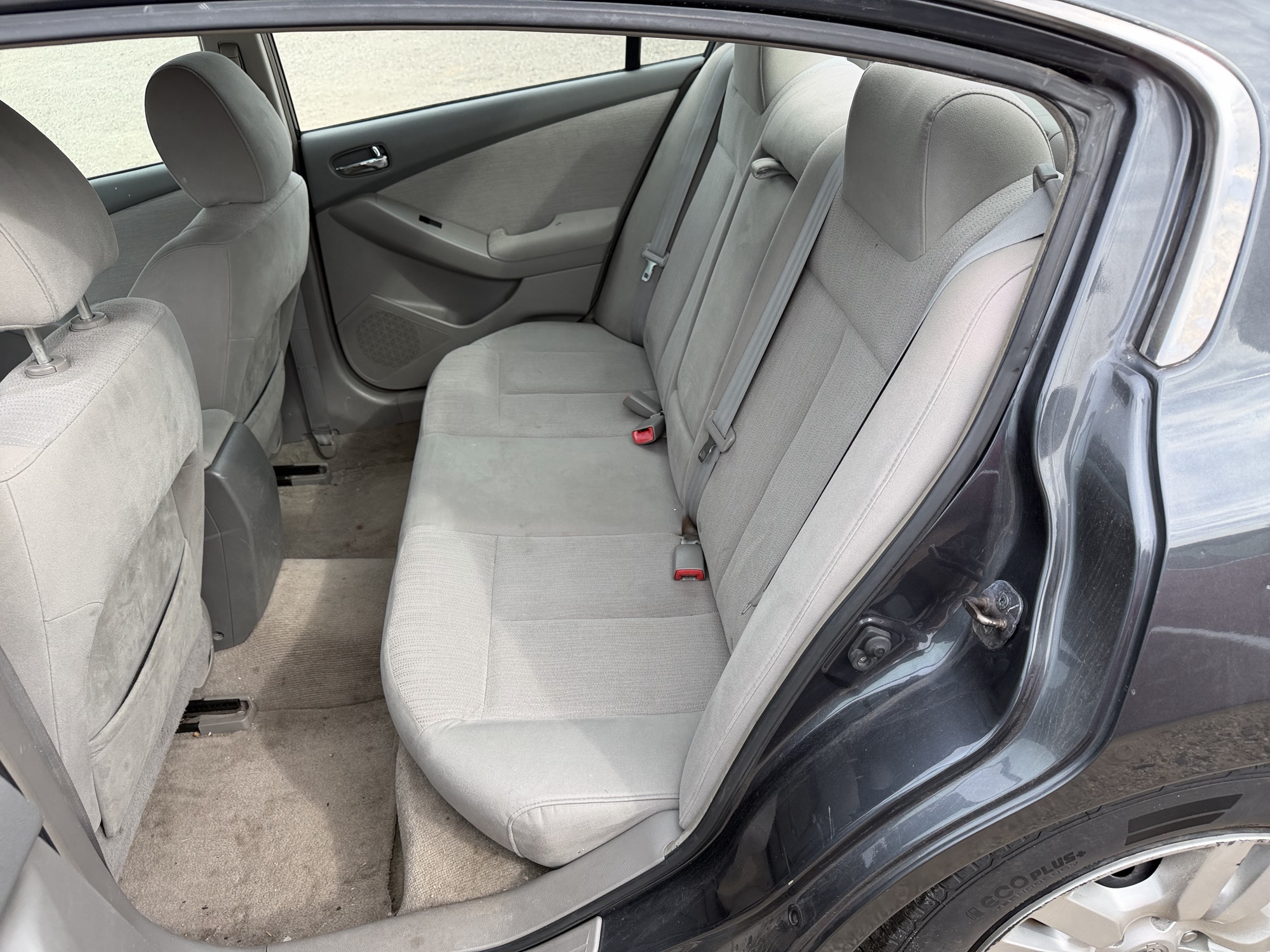 2010 nissan altima 2.5-s with 231356 miles for sale near elk-river, minnesota 106560_24_drv_rear_seat.jpg