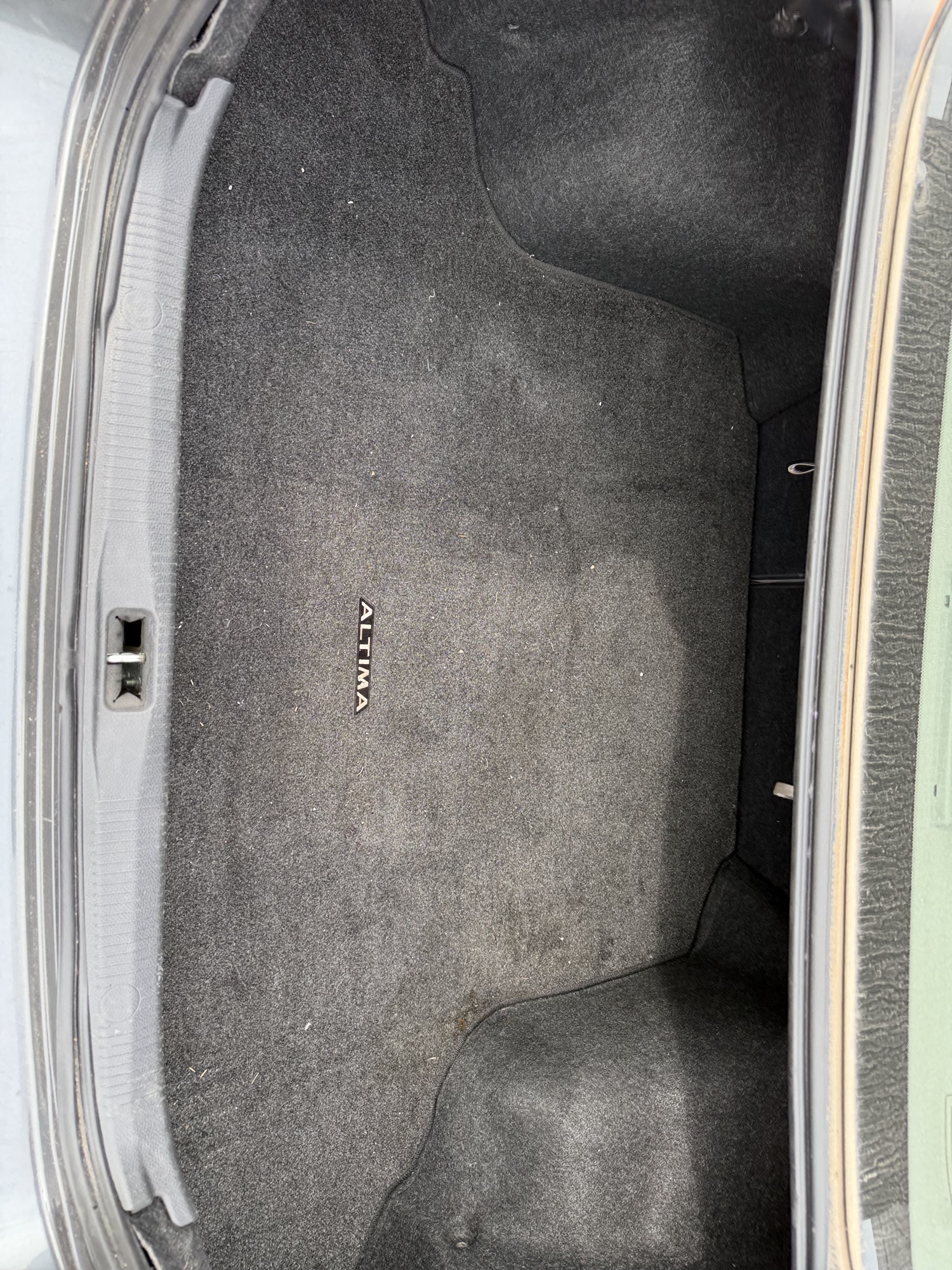 2010 nissan altima 2.5-s with 231356 miles for sale near elk-river, minnesota 106560_26_trunk.jpg