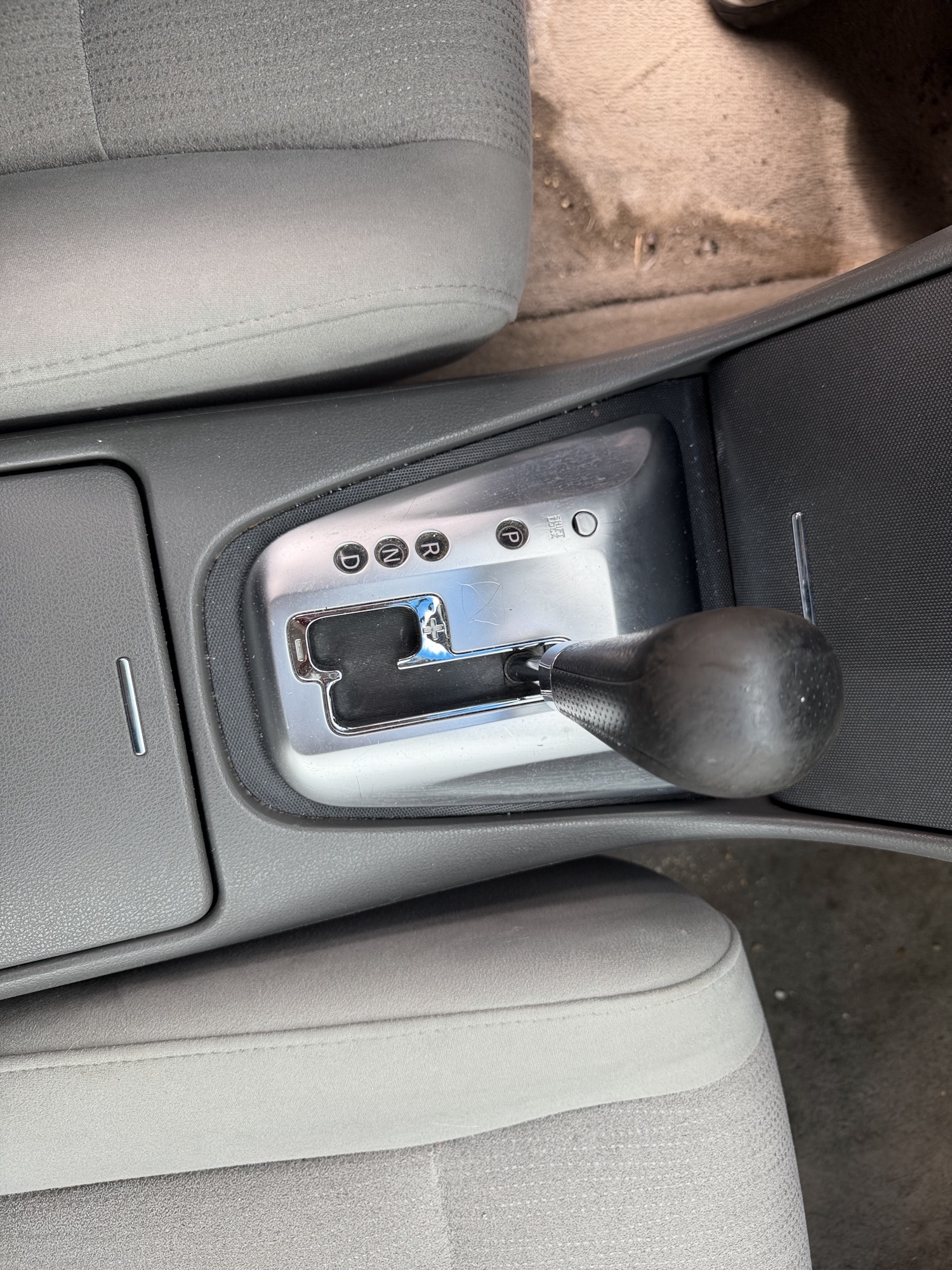 2010 nissan altima 2.5-s with 231356 miles for sale near elk-river, minnesota 106560_41_shifter.jpg