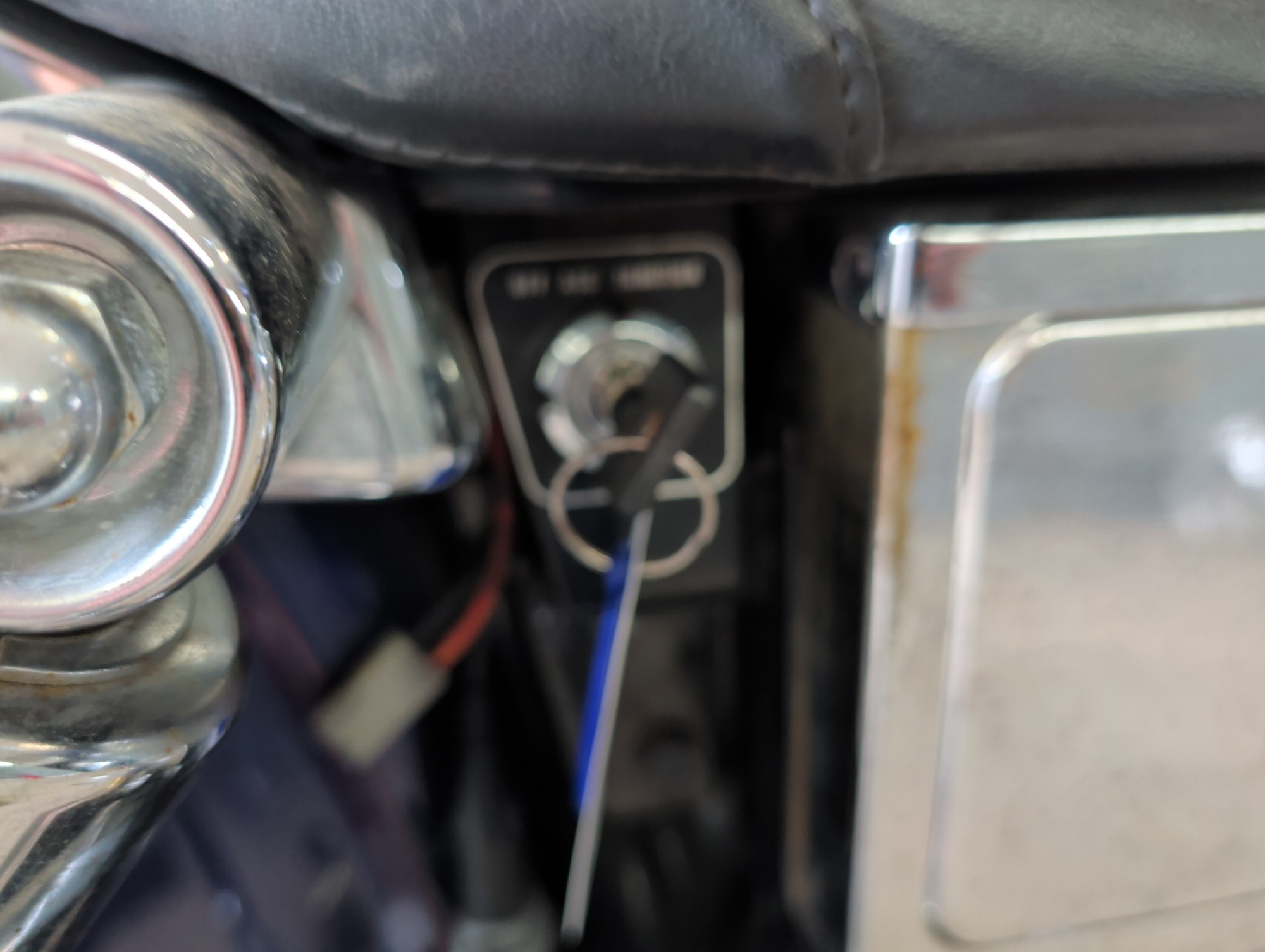 2000 harley-davidson fxds - with 32149 miles for sale near elk-river, minnesota 106561_51_keys.jpg